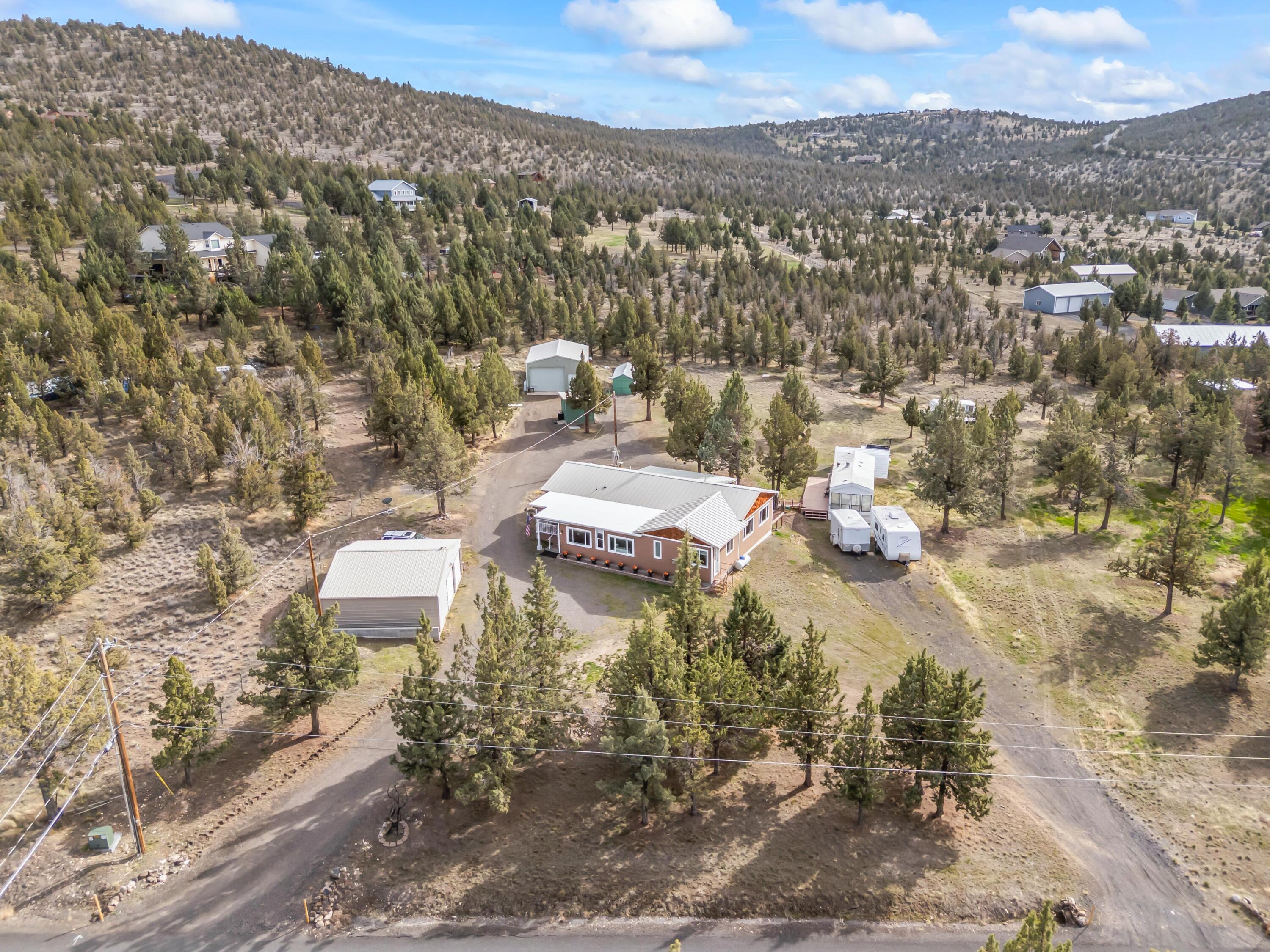 1940 SE Mountain Road