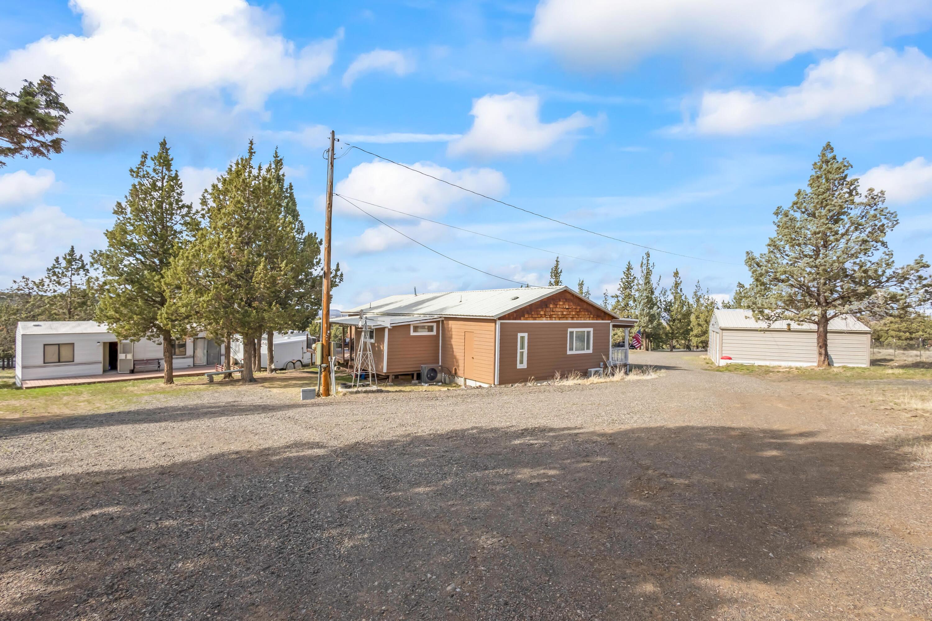 1940 SE Mountain Road