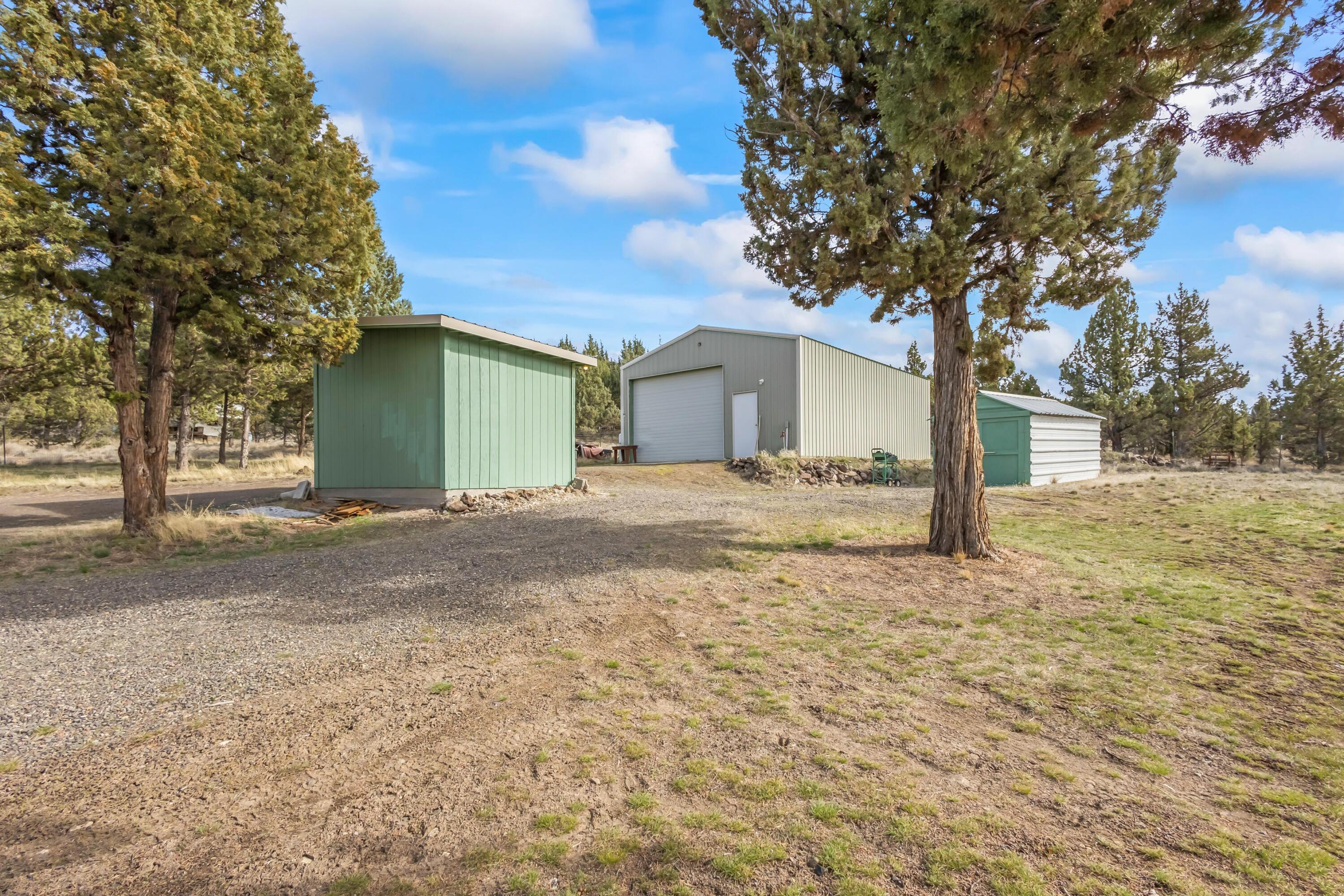 1940 SE Mountain Road