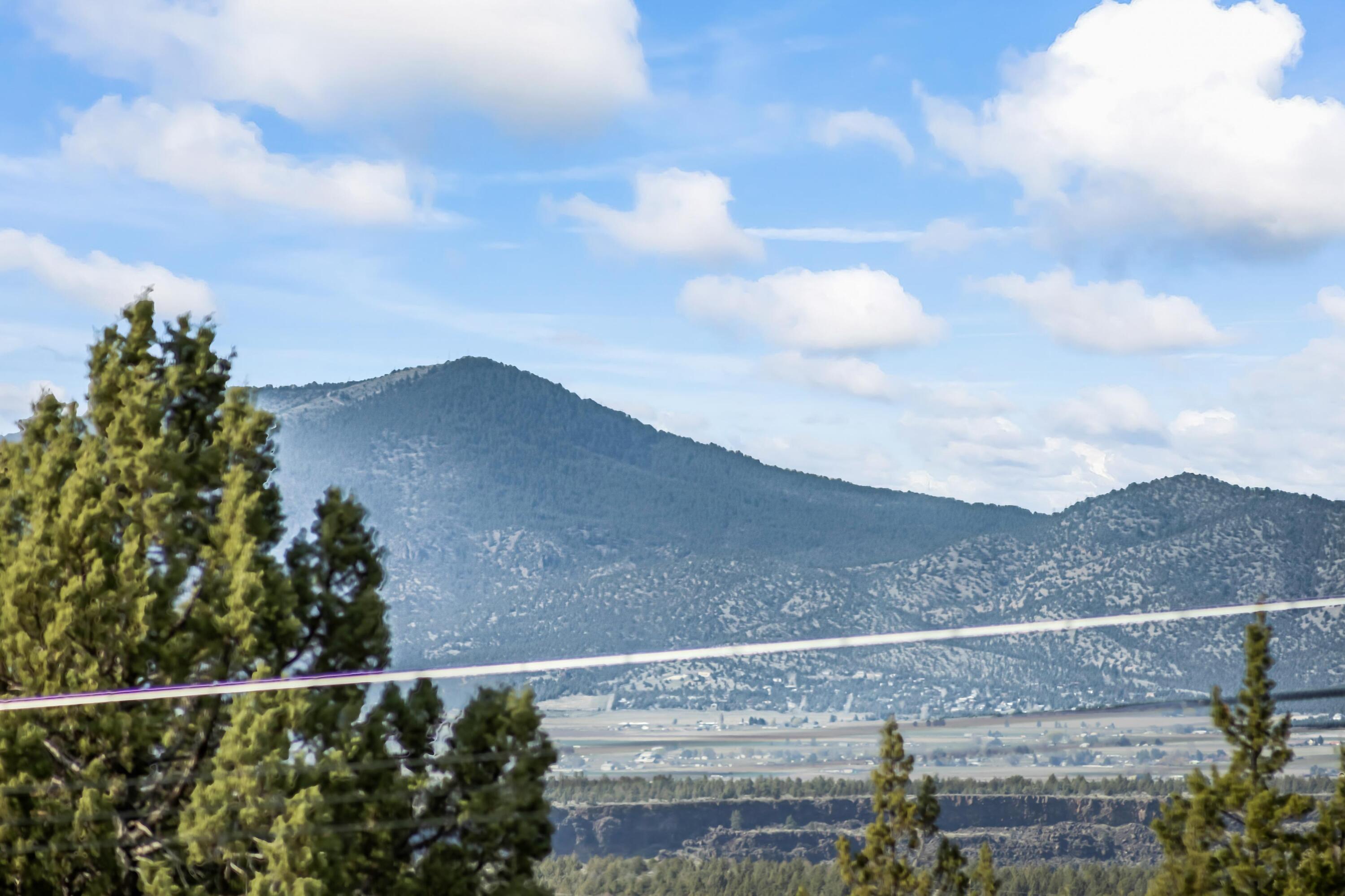 1940 SE Mountain Road