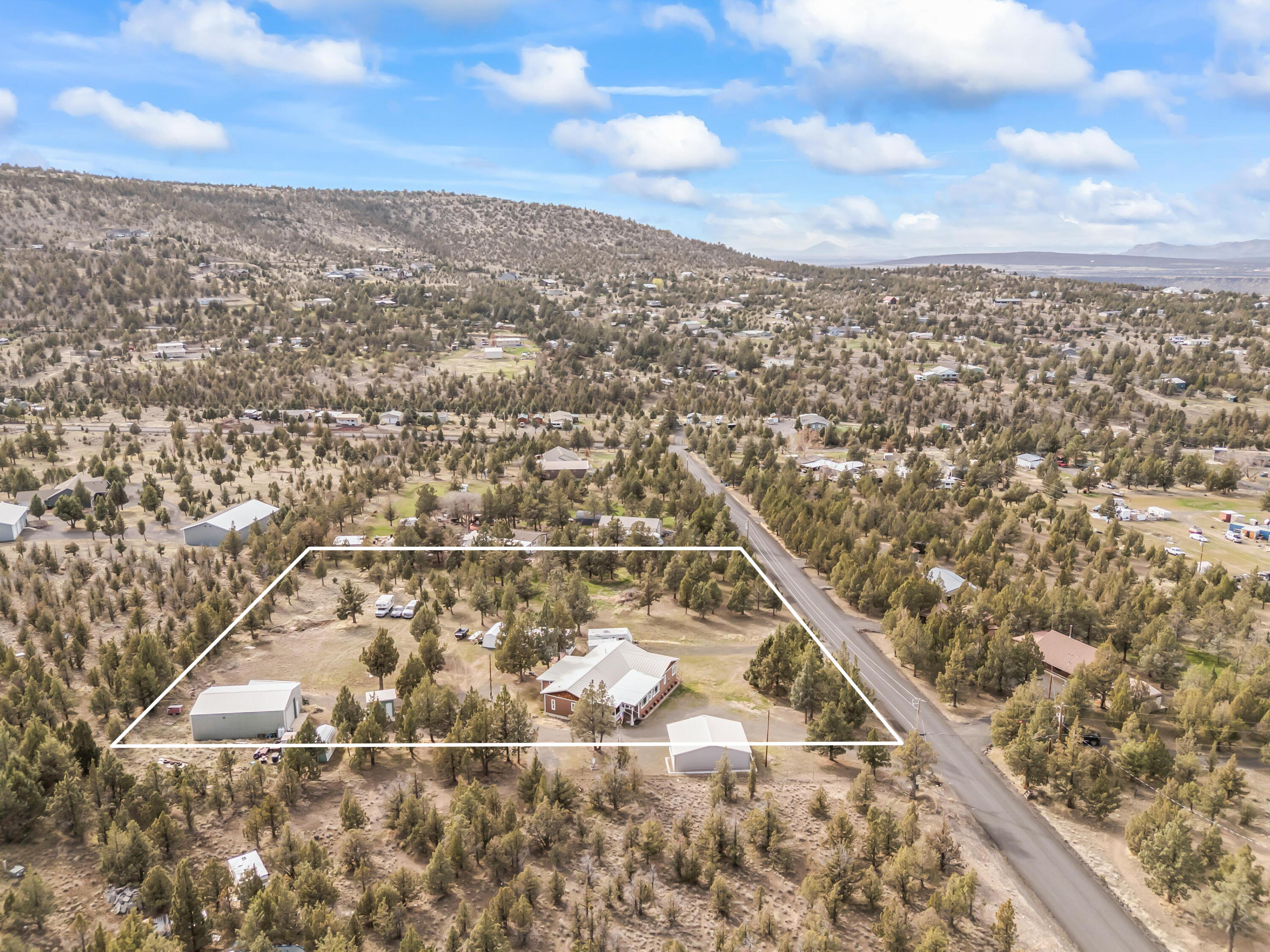 1940 SE Mountain Road