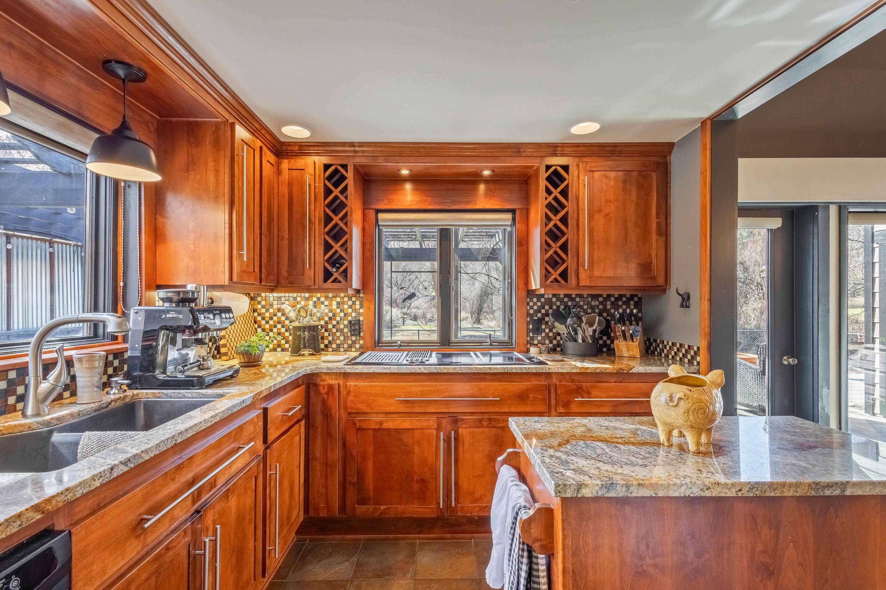 101 NE Marmot Lane