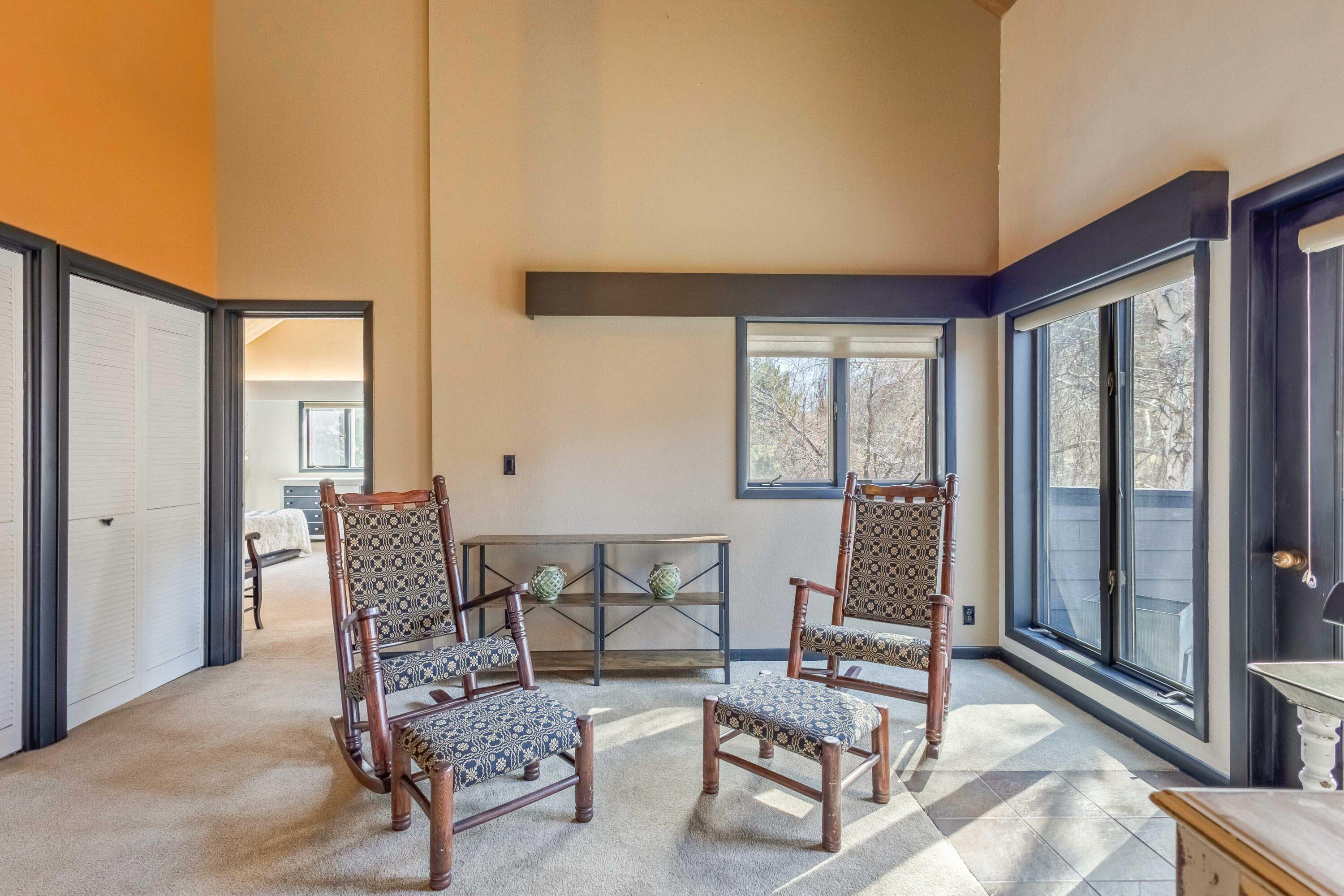 101 NE Marmot Lane