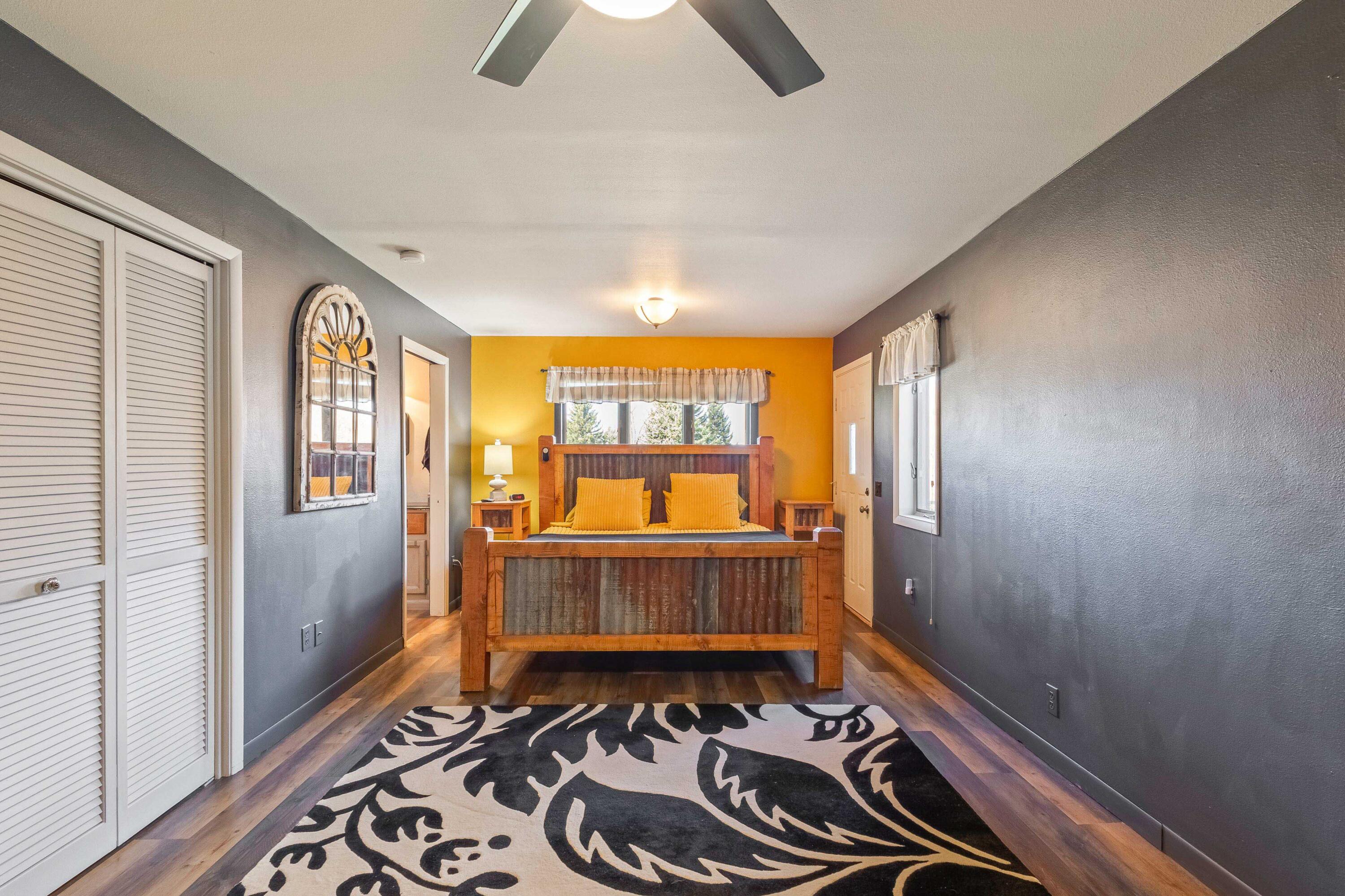 101 NE Marmot Lane