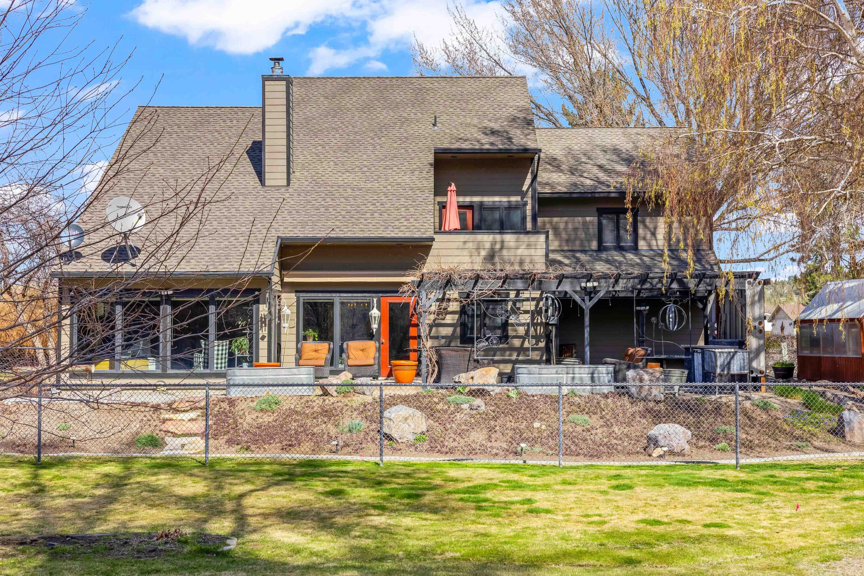 101 NE Marmot Lane