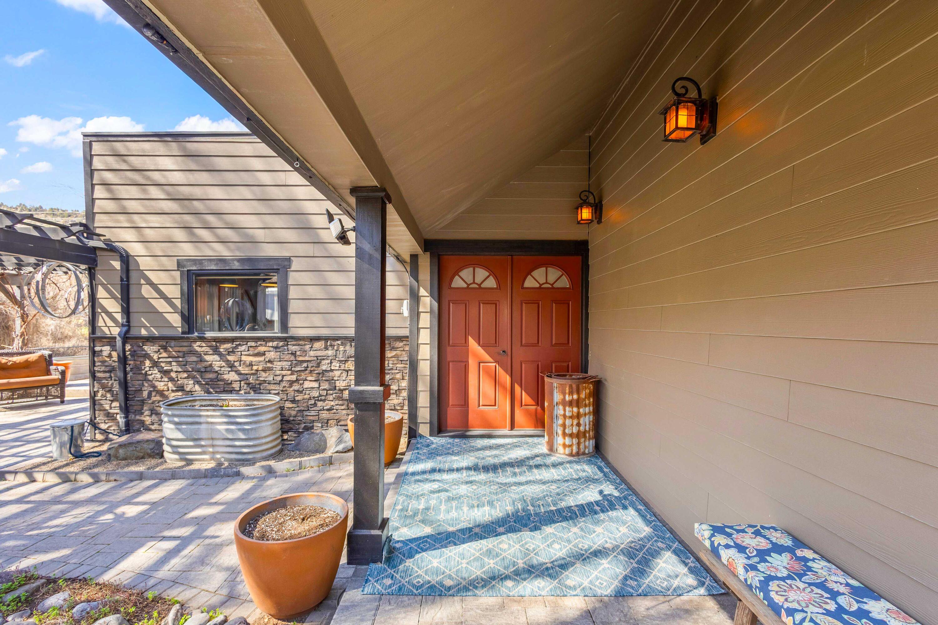 101 NE Marmot Lane