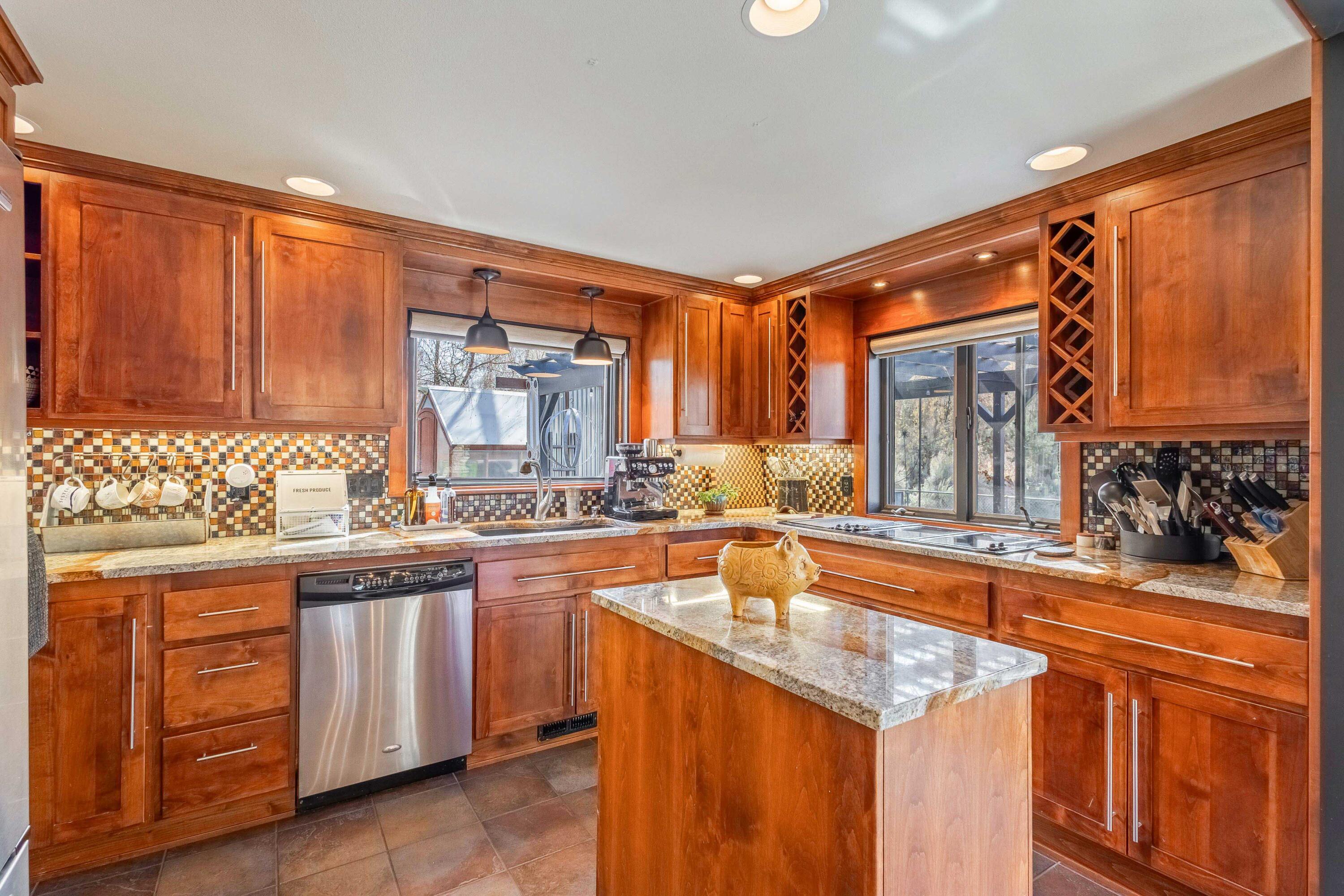 101 NE Marmot Lane