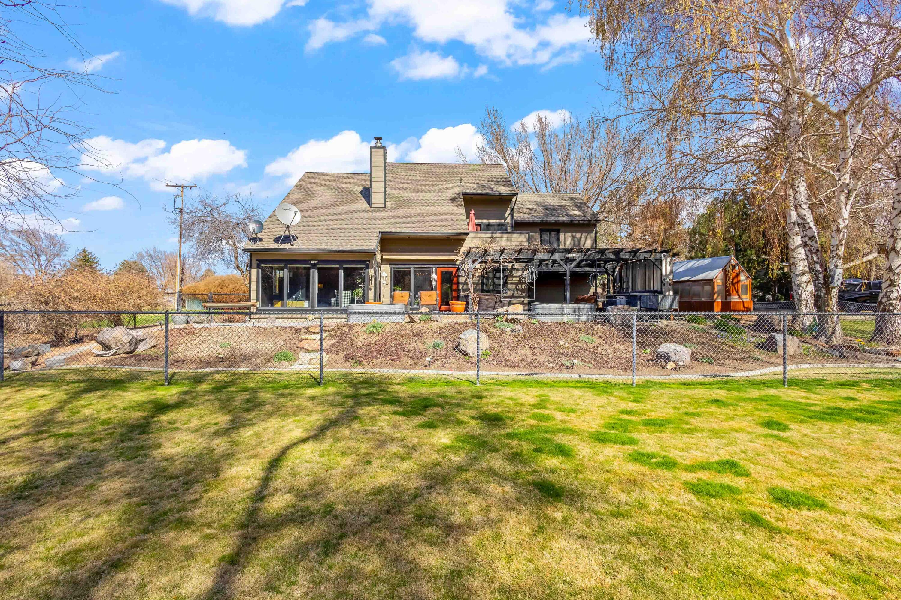 101 NE Marmot Lane