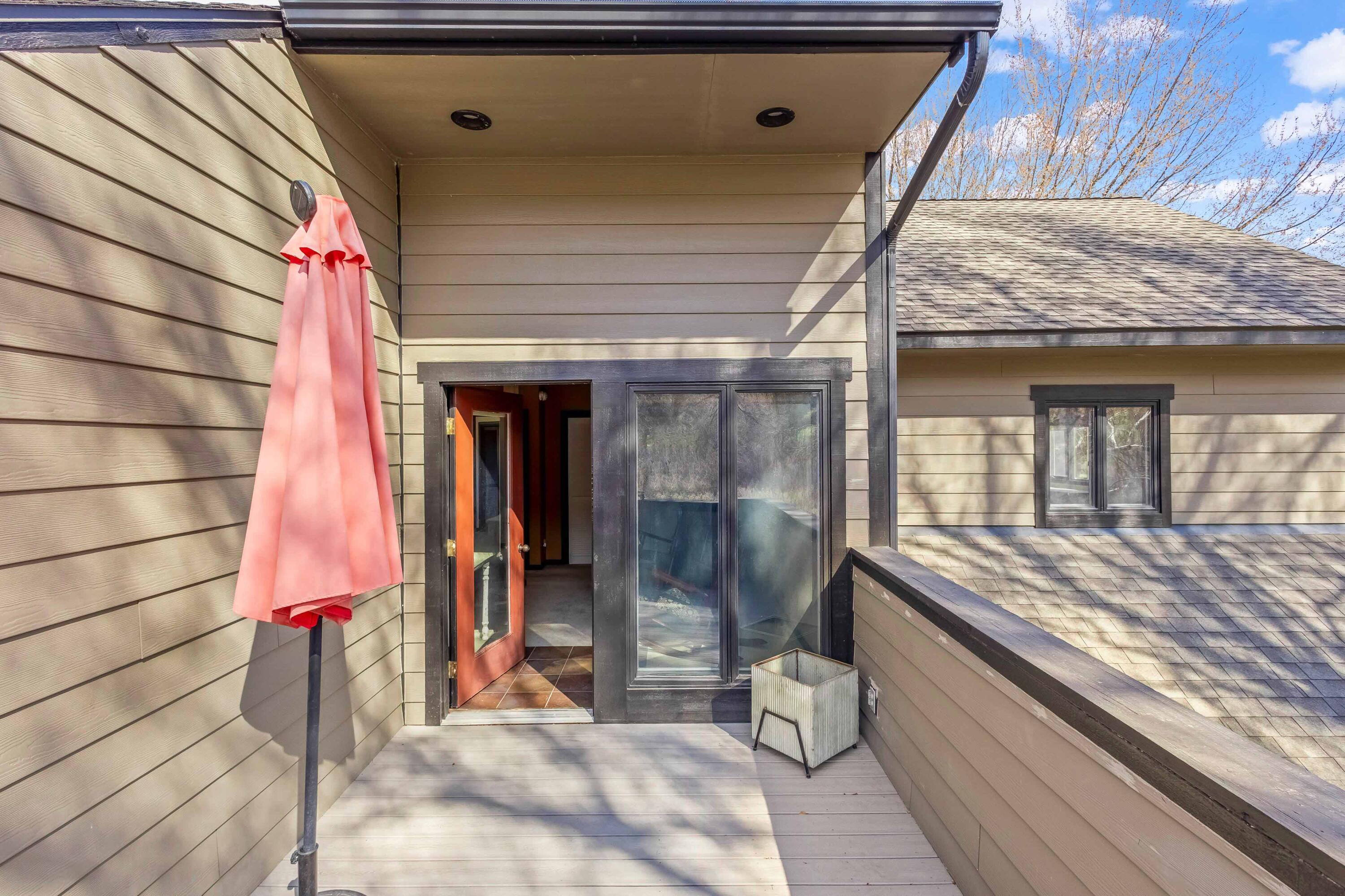 101 NE Marmot Lane