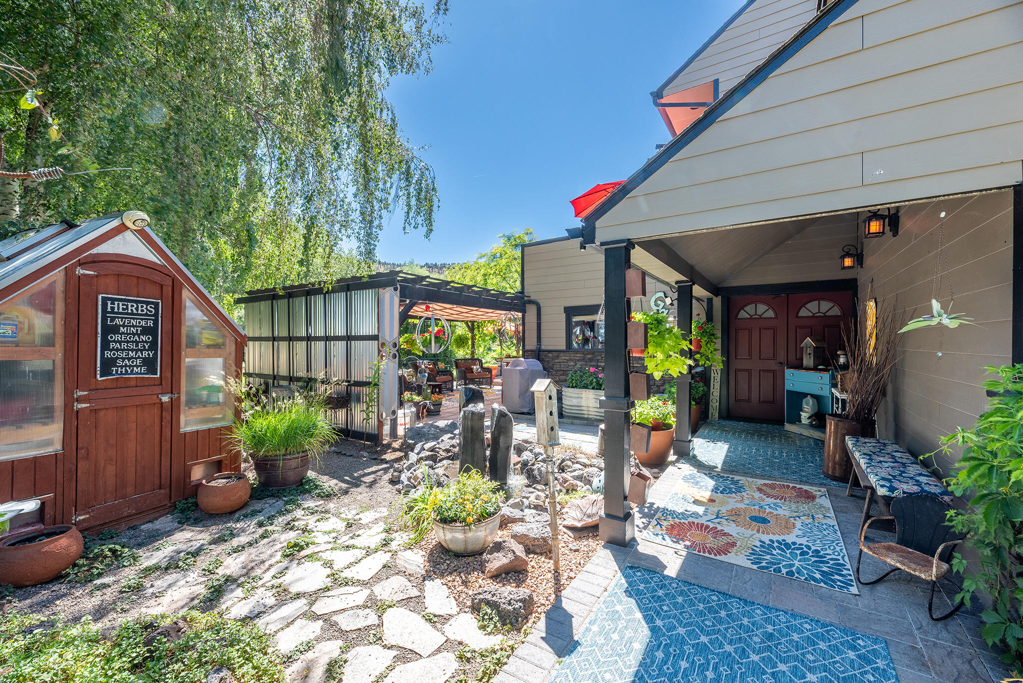 101 NE Marmot Lane