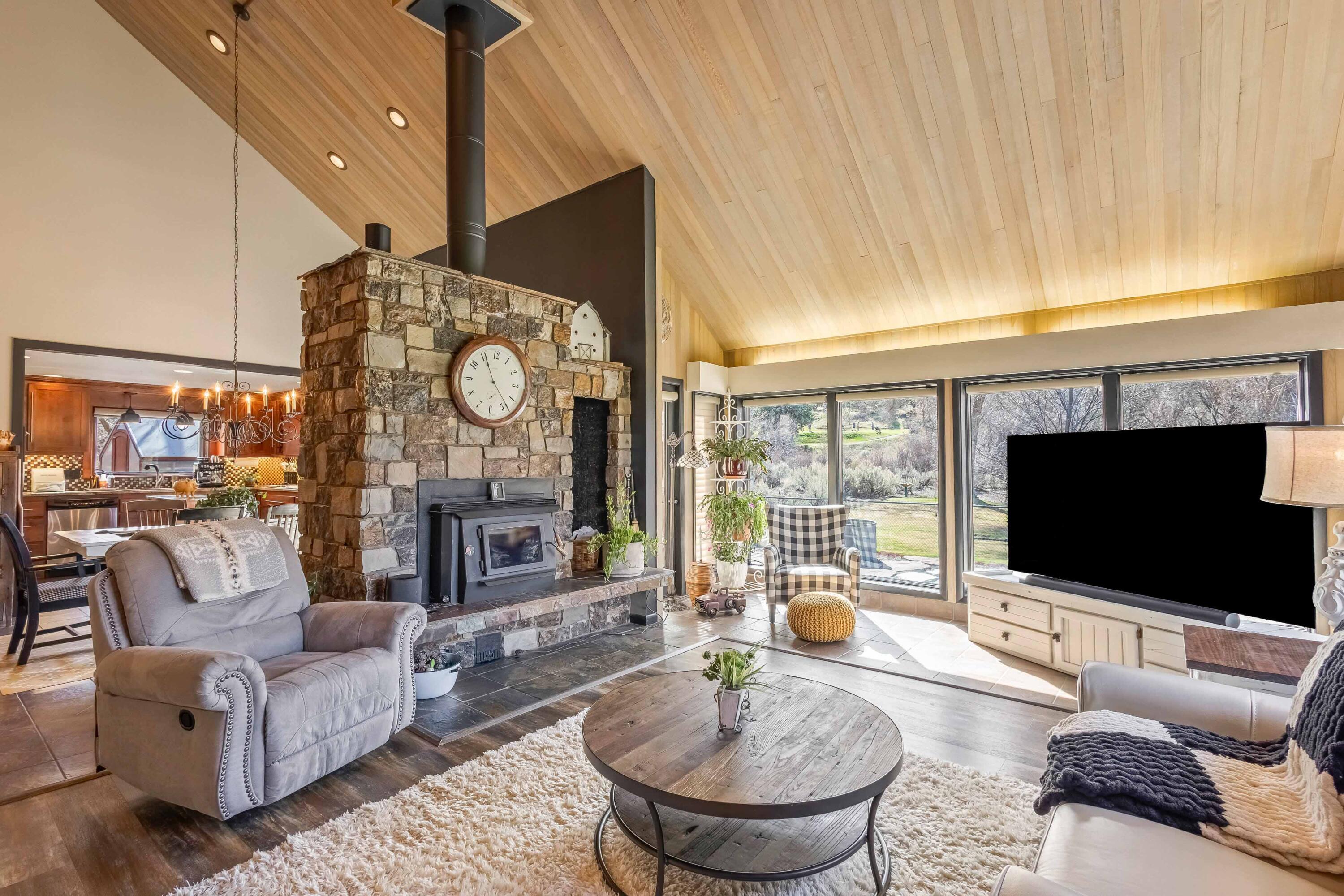 101 NE Marmot Lane