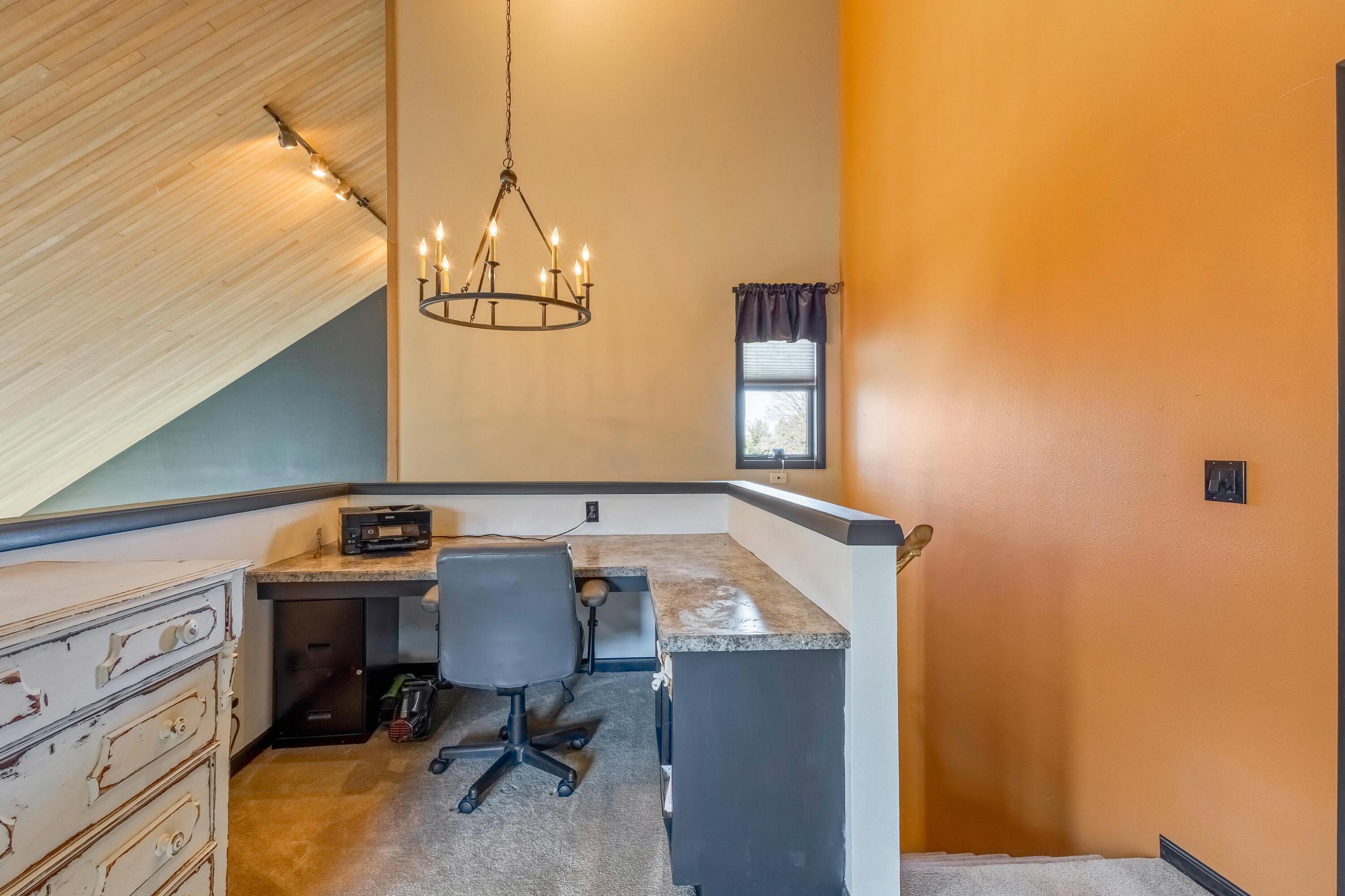 101 NE Marmot Lane