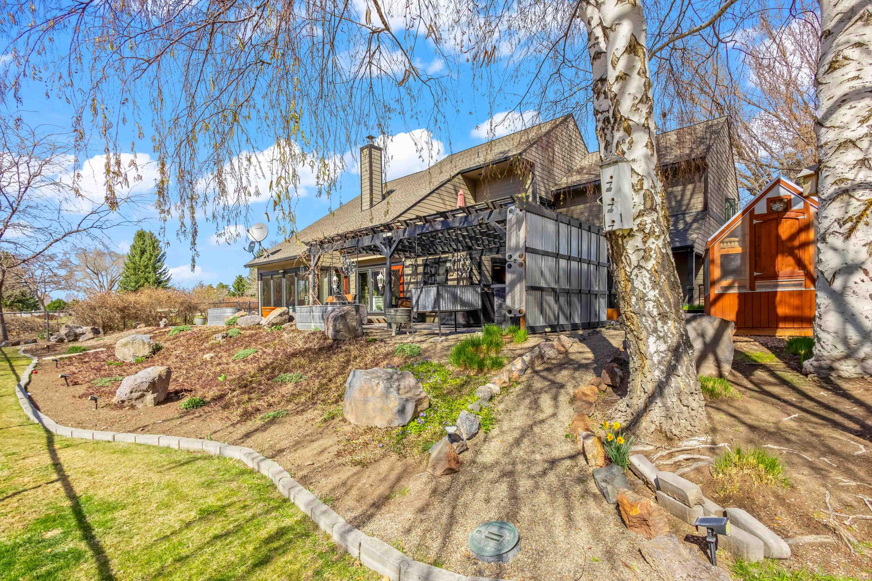 101 NE Marmot Lane