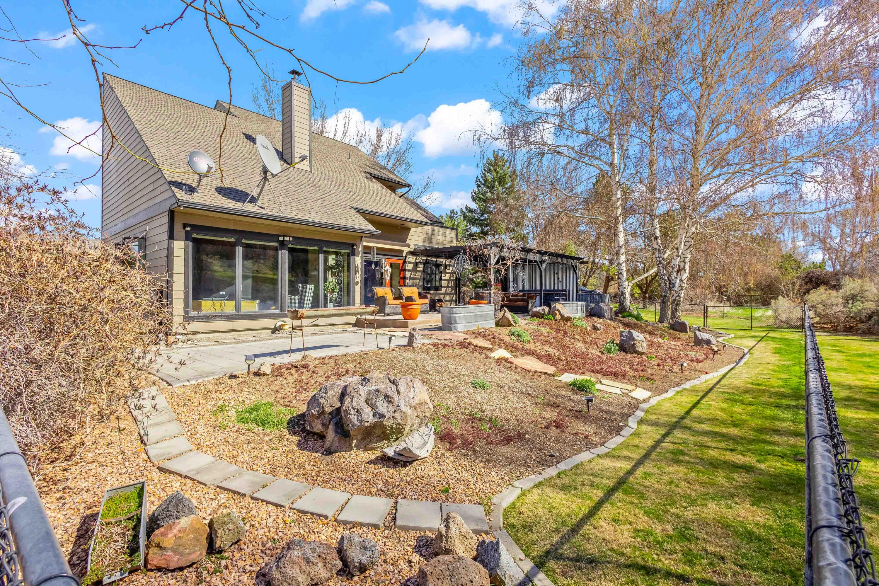 101 NE Marmot Lane