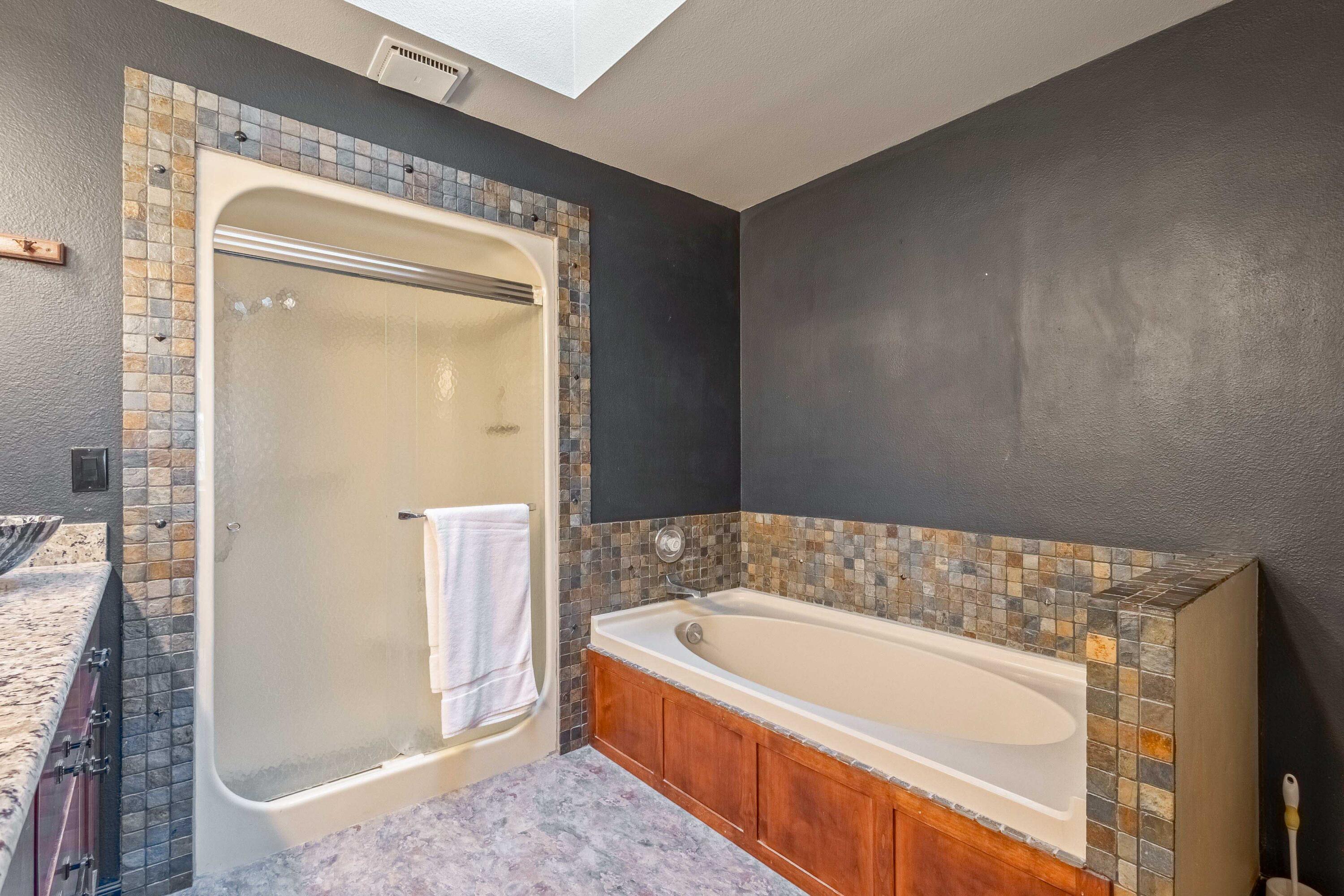 101 NE Marmot Lane
