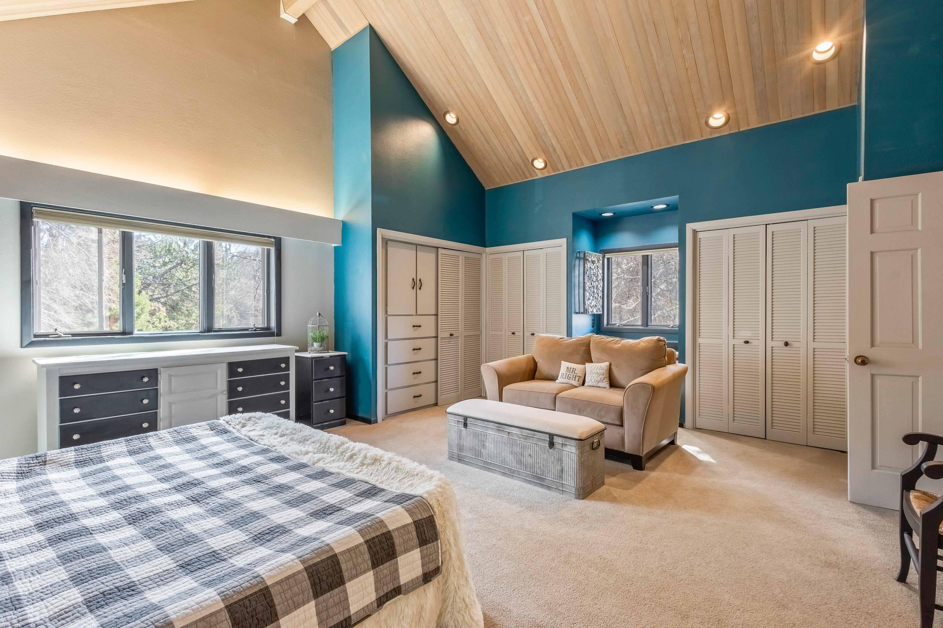 101 NE Marmot Lane