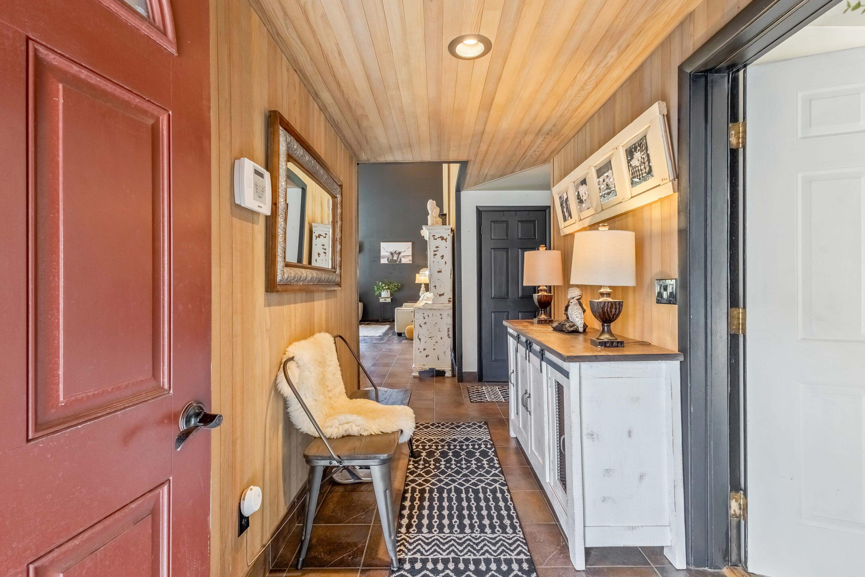 101 NE Marmot Lane