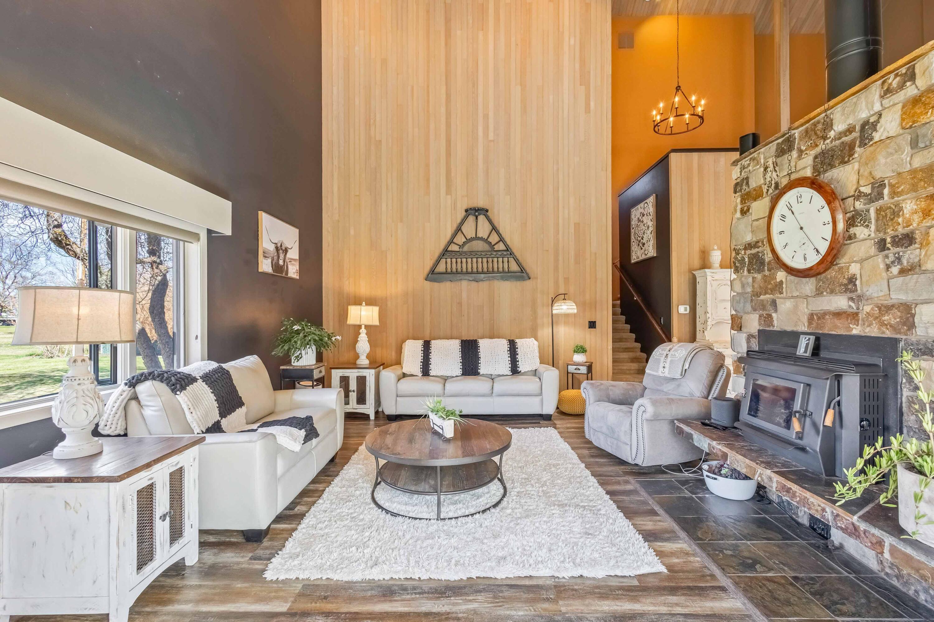 101 NE Marmot Lane