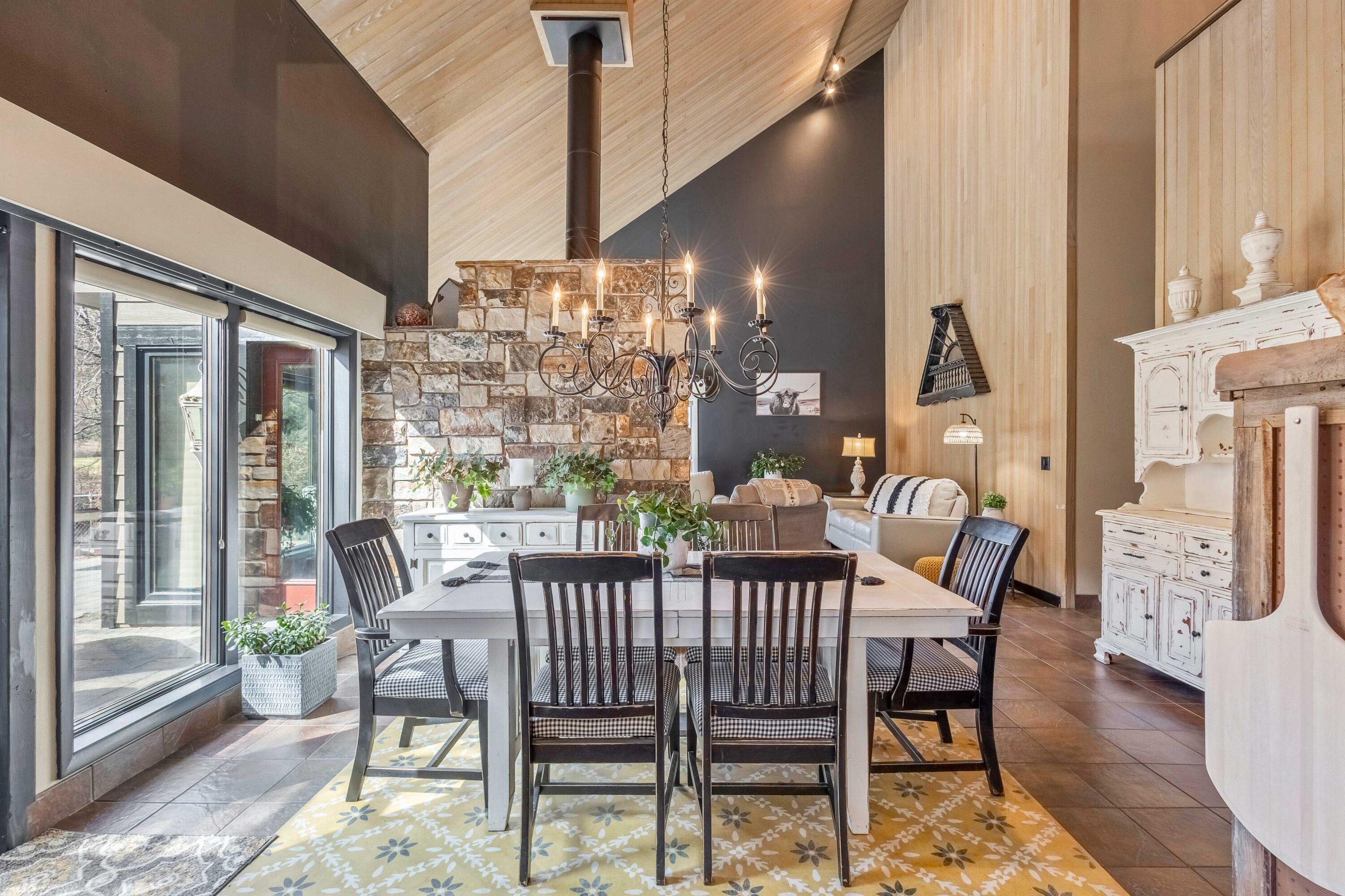101 NE Marmot Lane