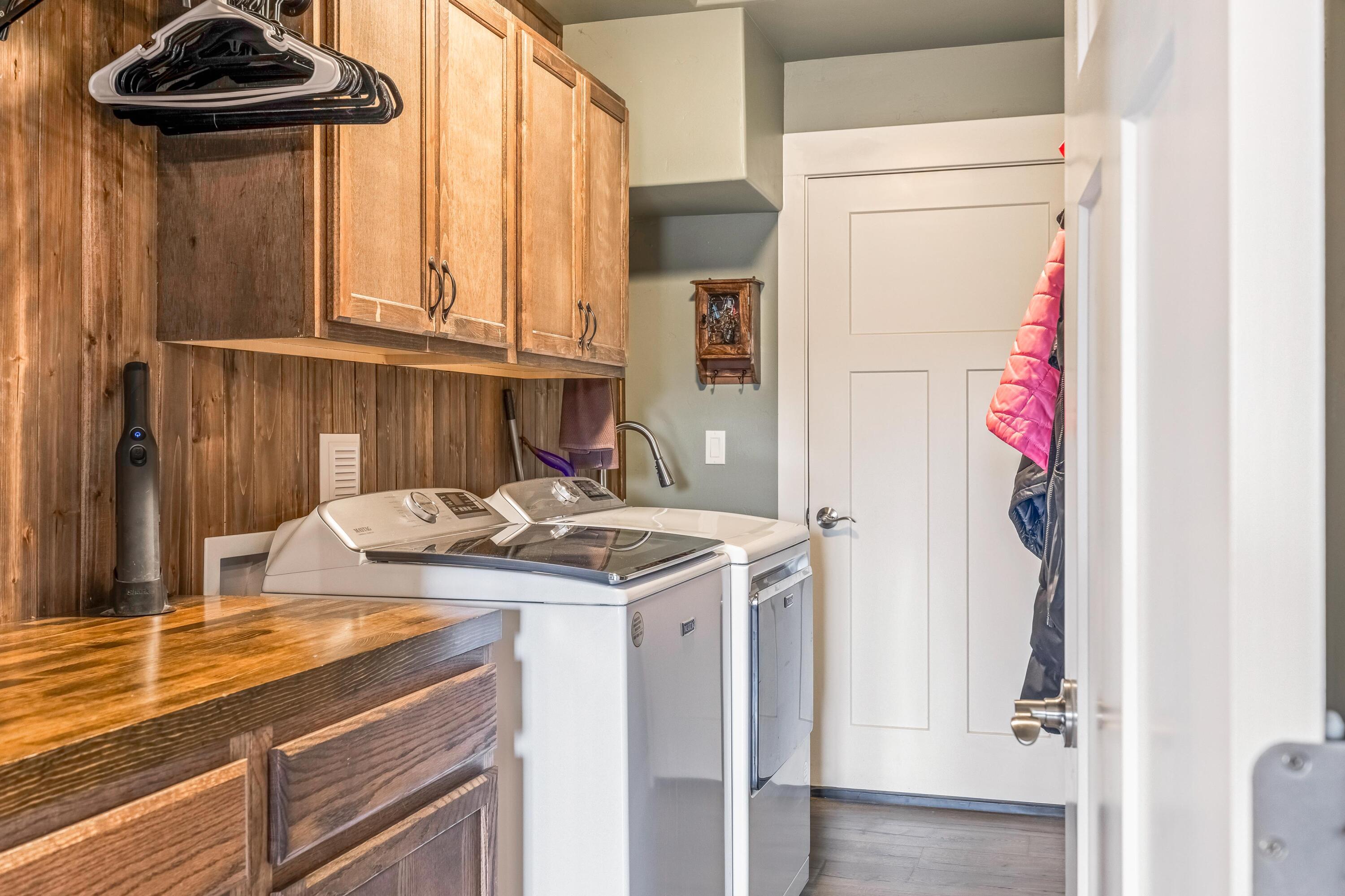 1002 NE Discovery Loop