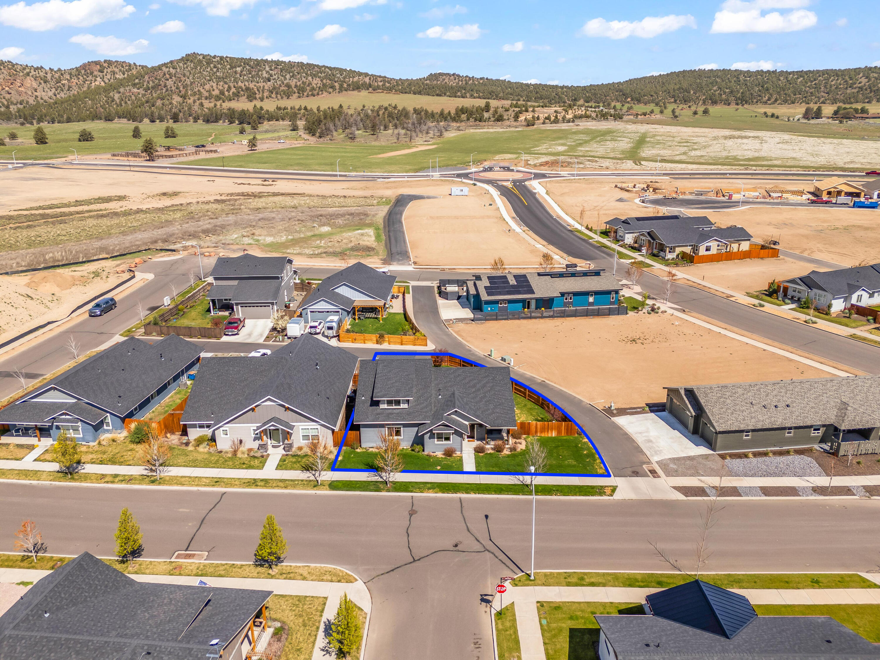 1002 NE Discovery Loop