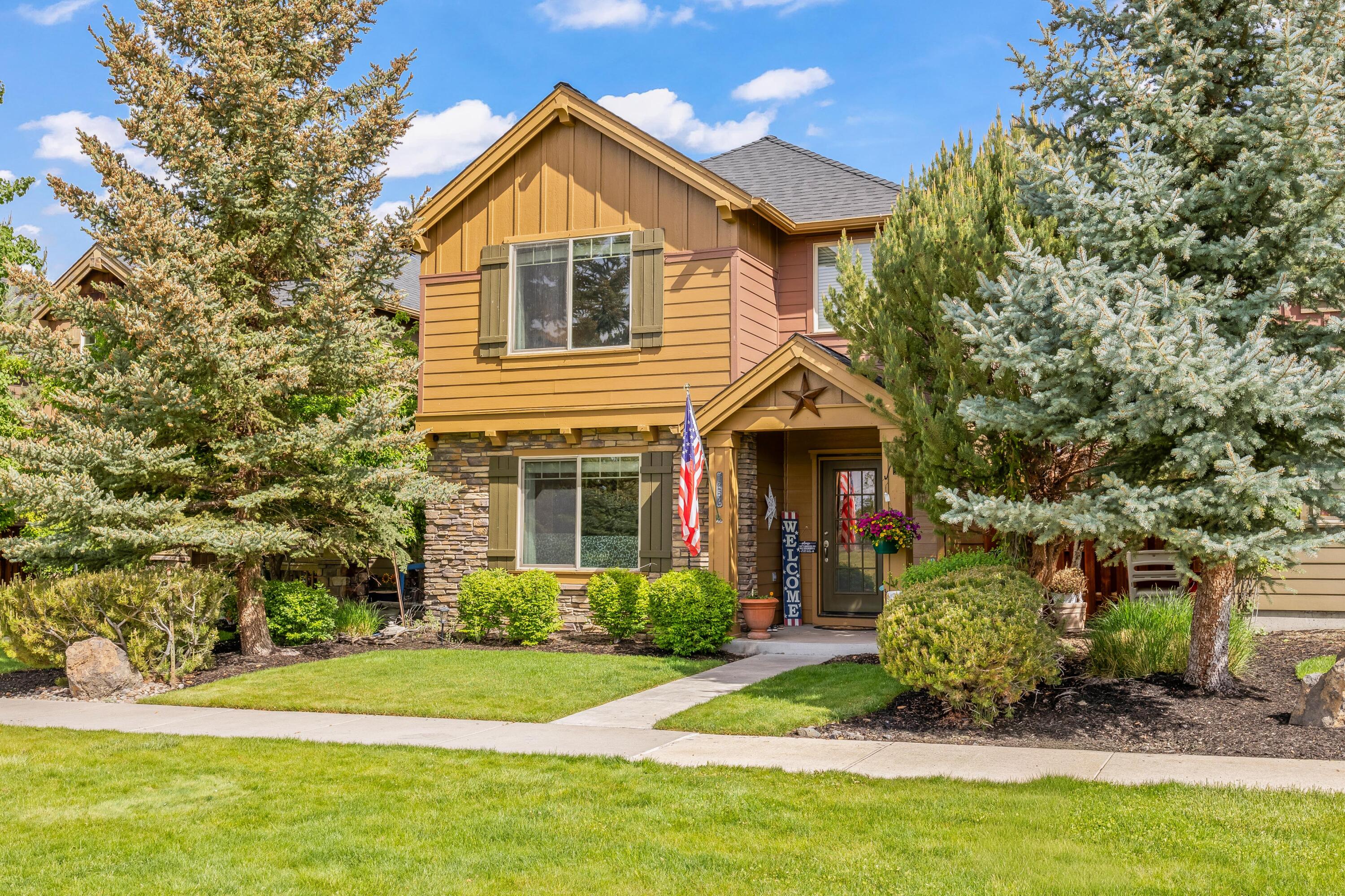 1252 NE Littleton Lane