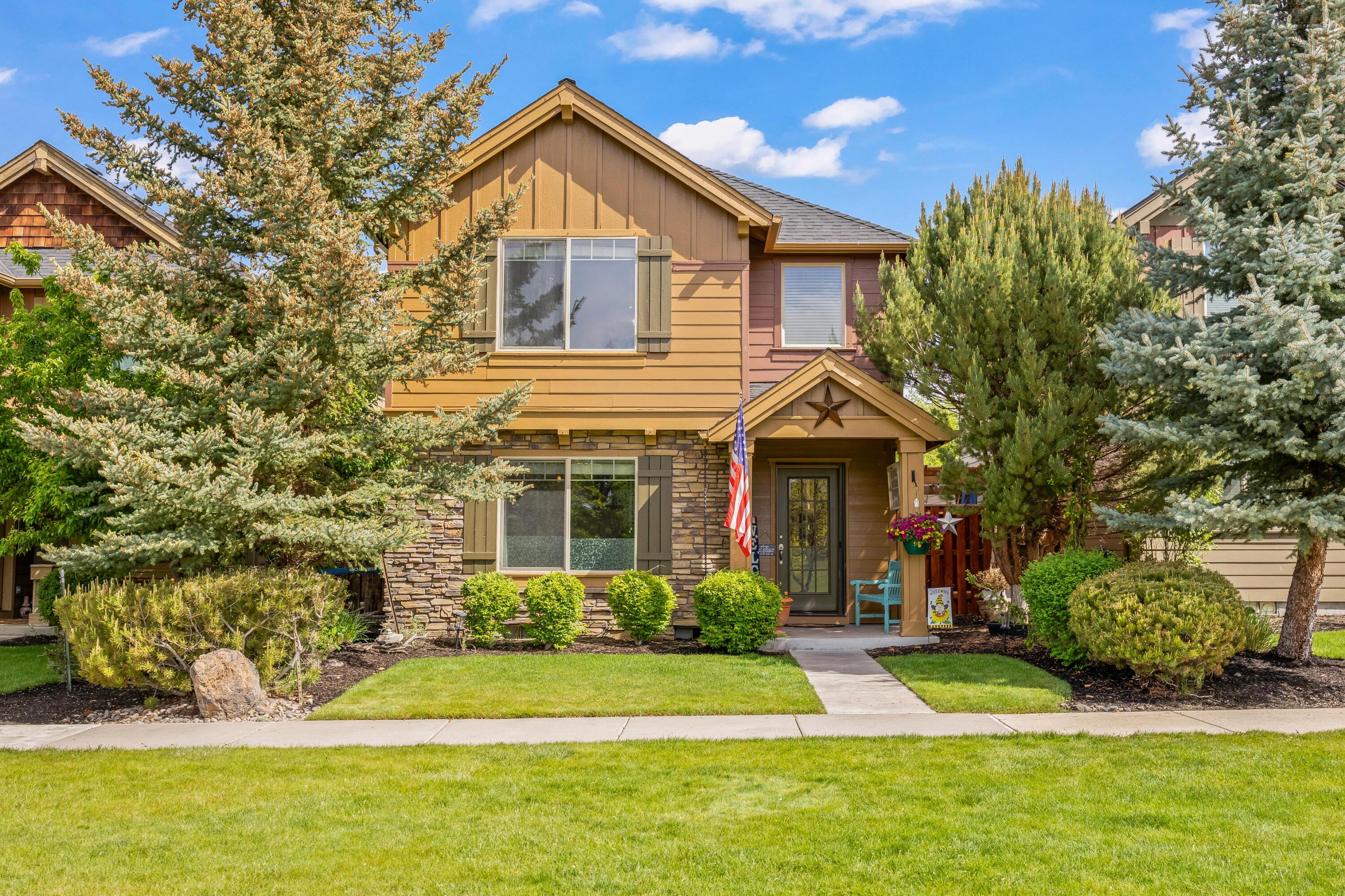1252 NE Littleton Lane