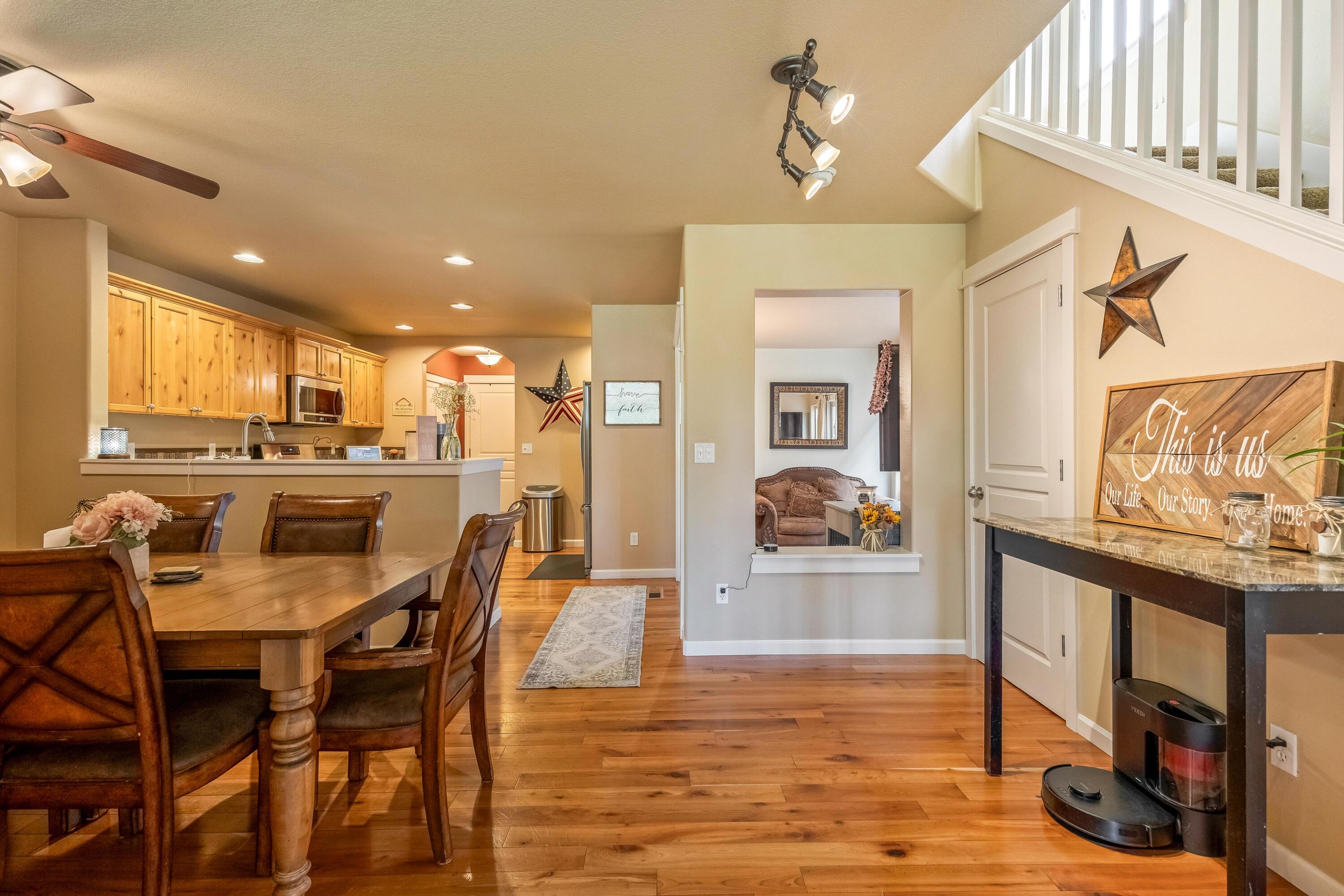 1252 NE Littleton Lane