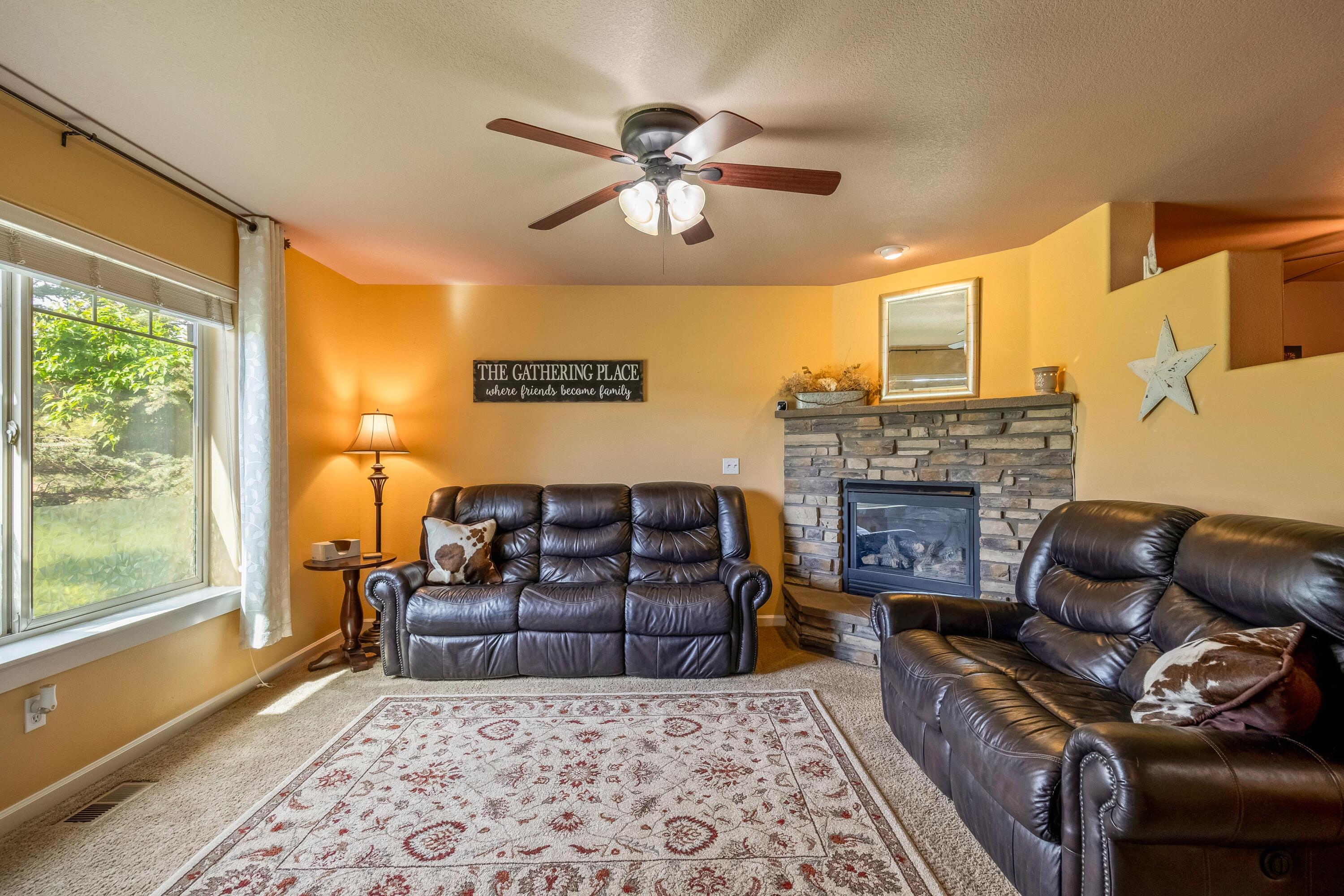 1252 NE Littleton Lane