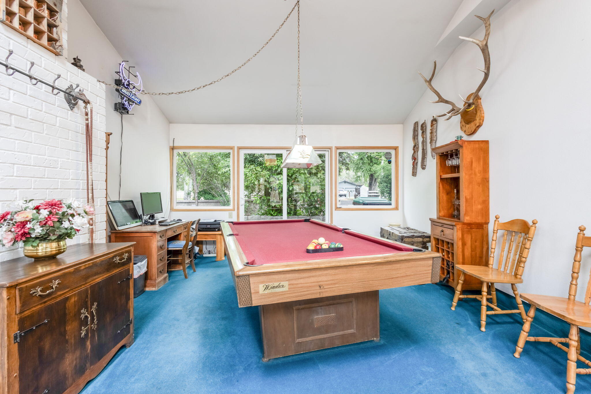 389 NE Orchard Lane