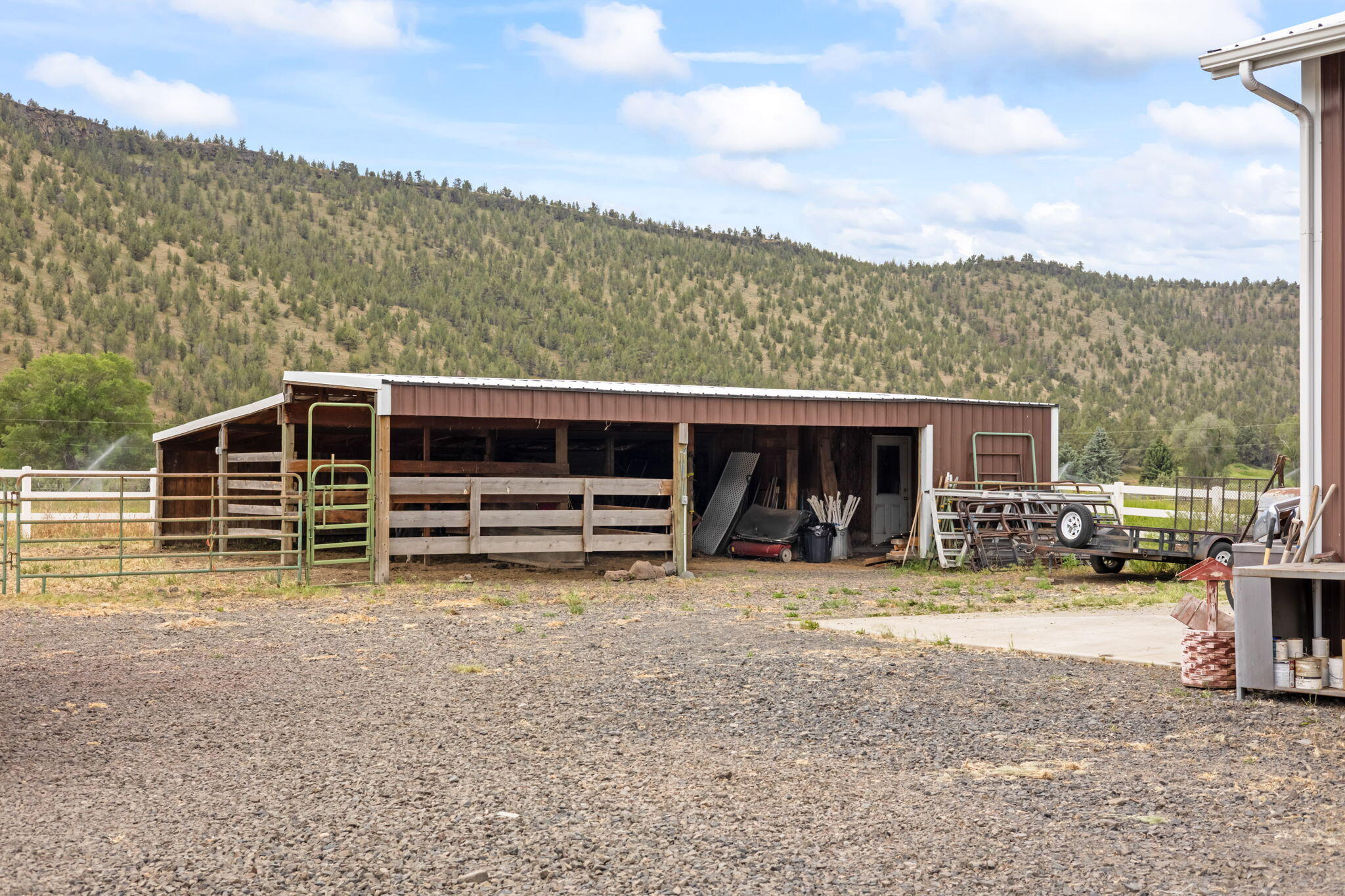 389 NE Orchard Lane