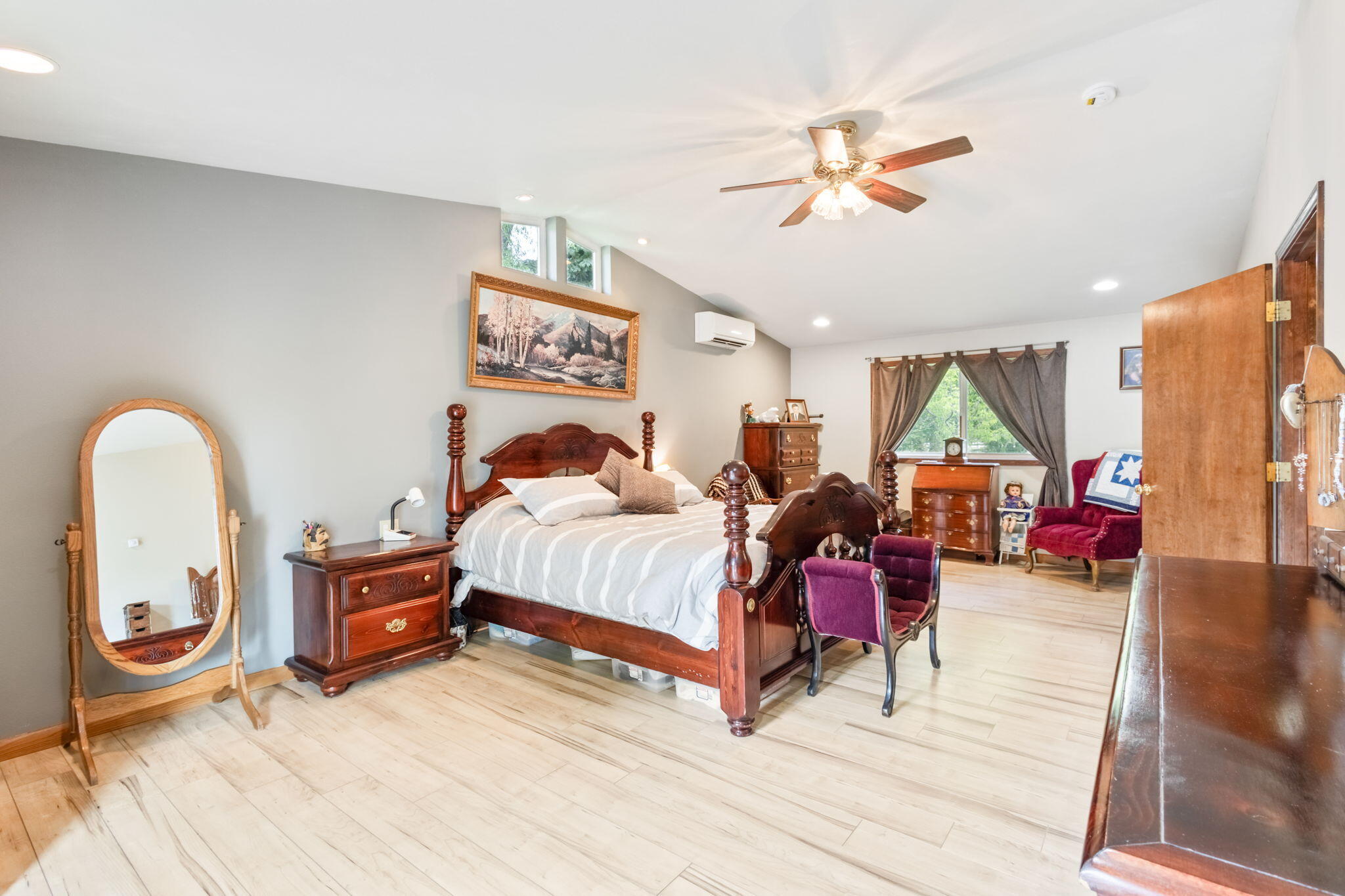 389 NE Orchard Lane