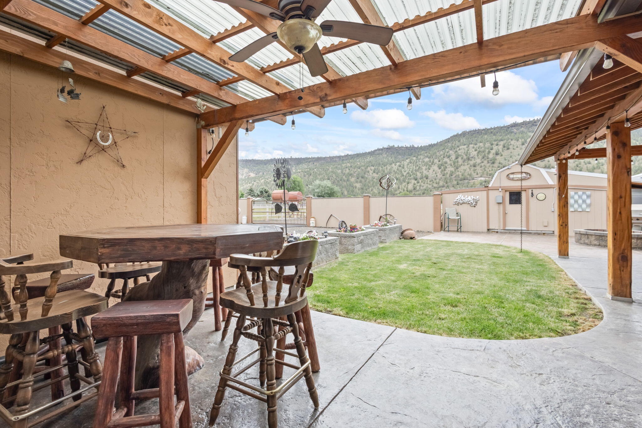 389 NE Orchard Lane