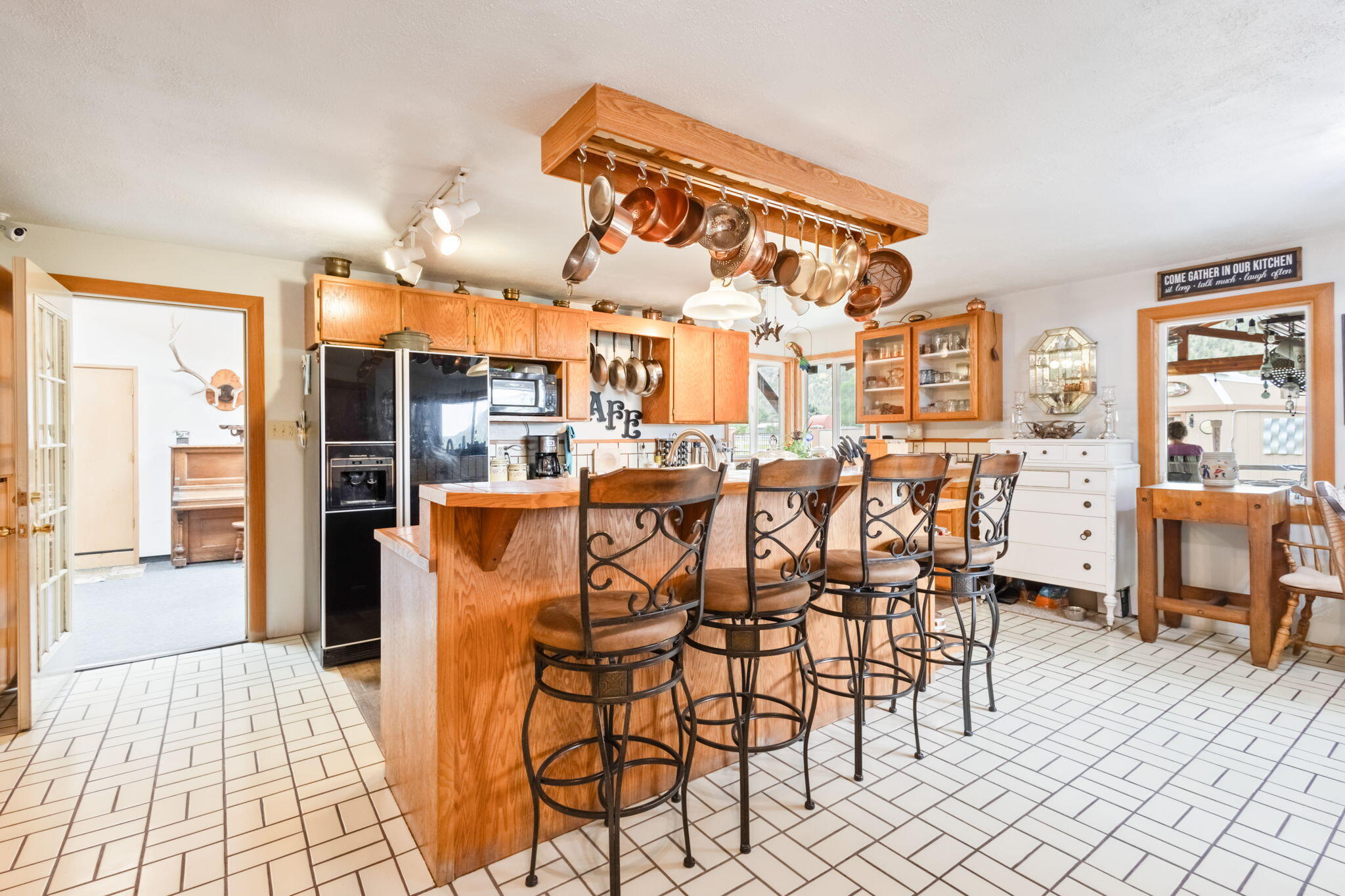 389 NE Orchard Lane