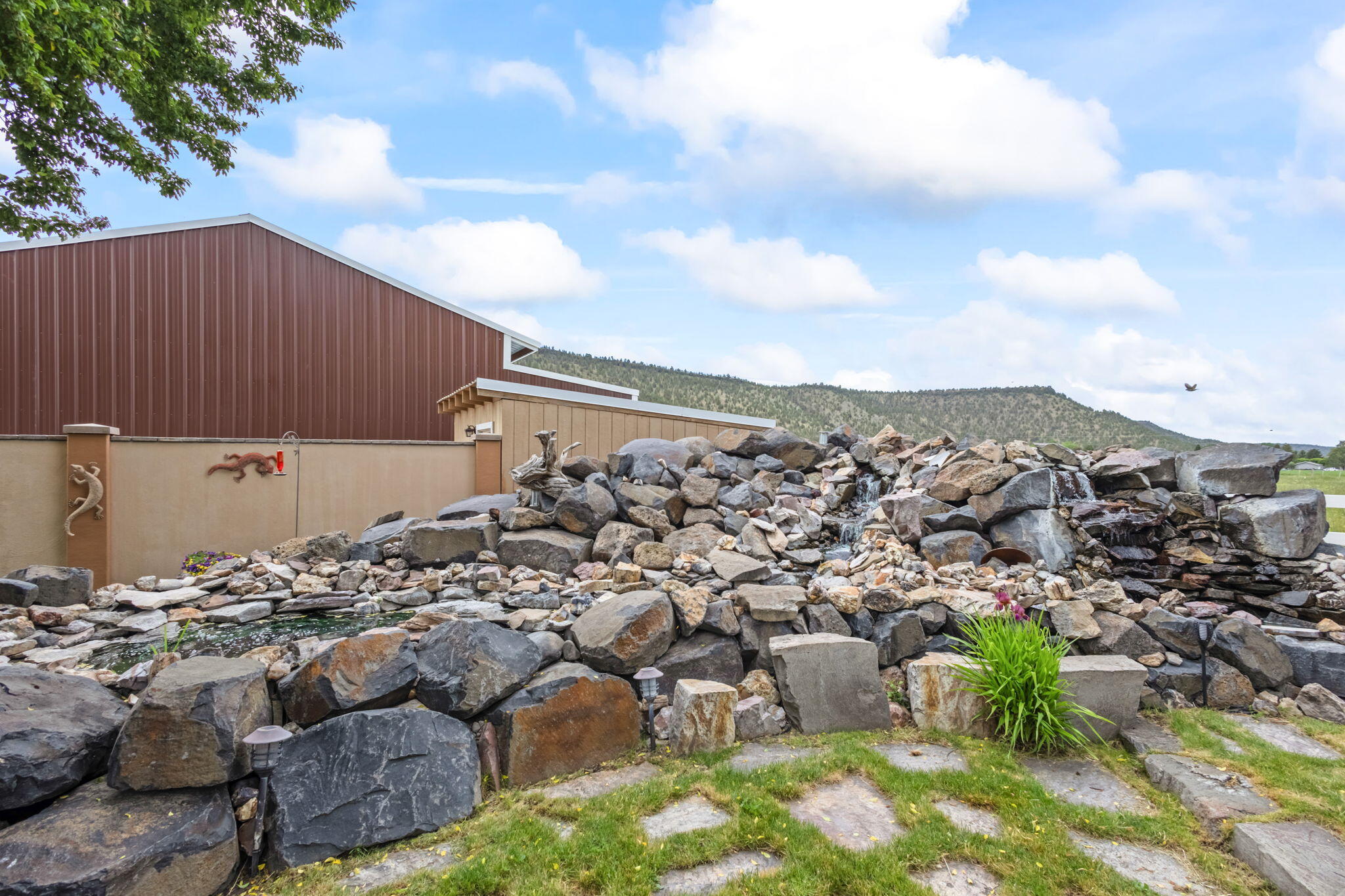 389 NE Orchard Lane
