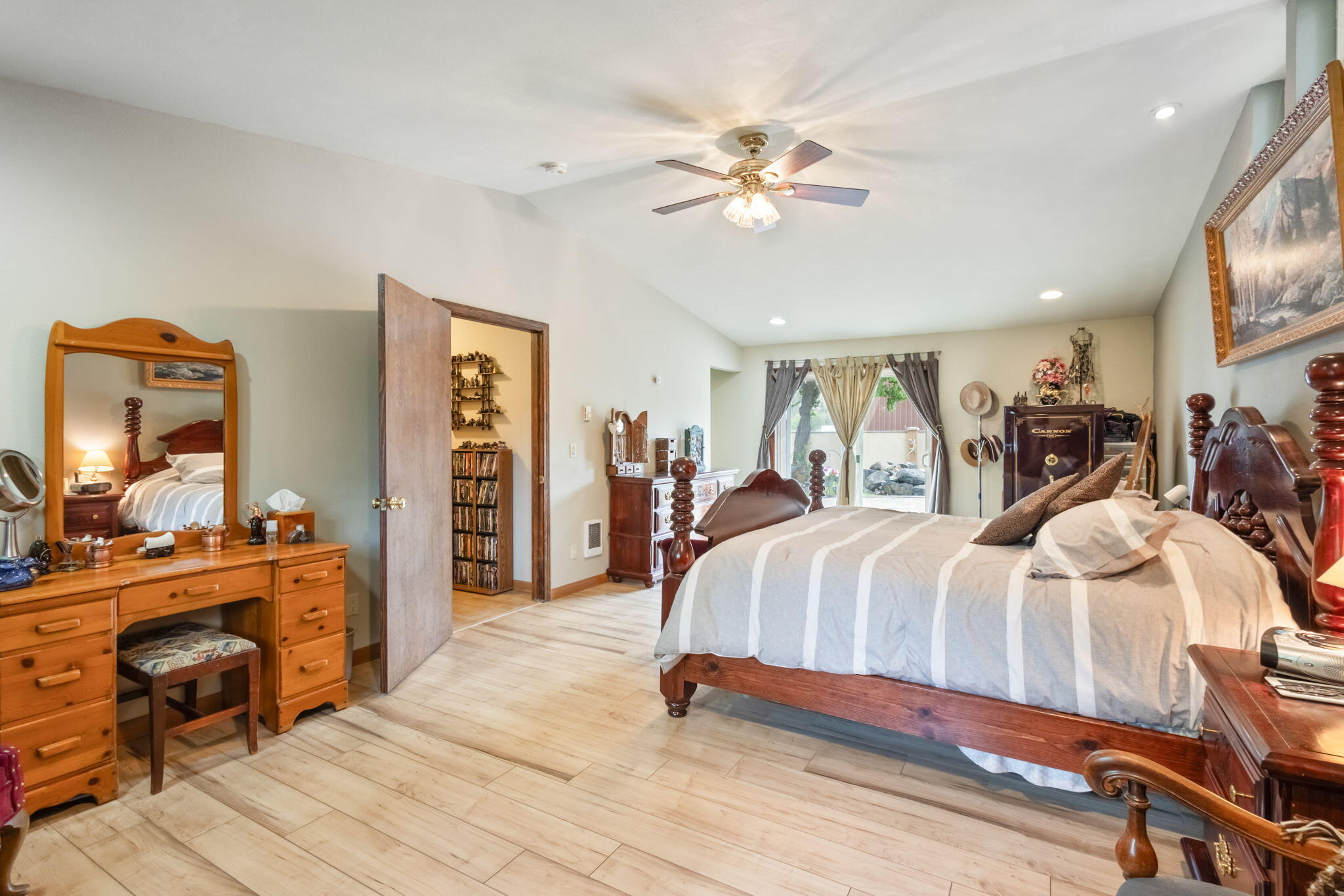 389 NE Orchard Lane