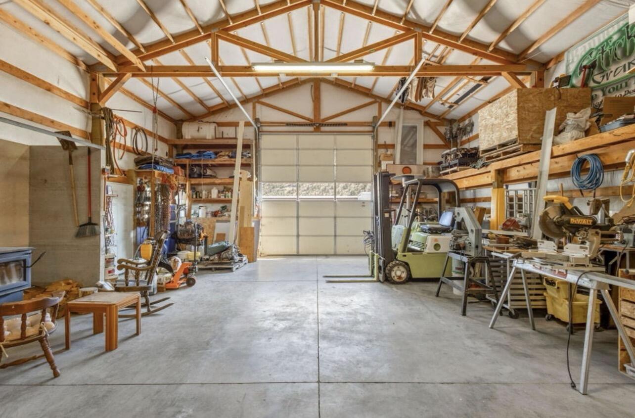 389 NE Orchard Lane