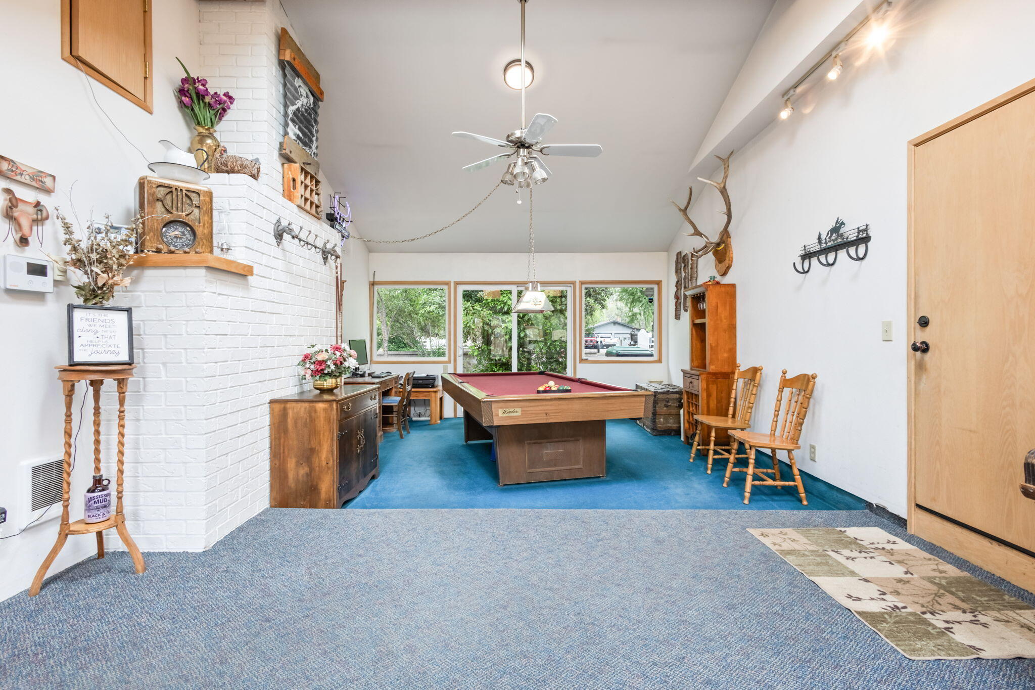 389 NE Orchard Lane
