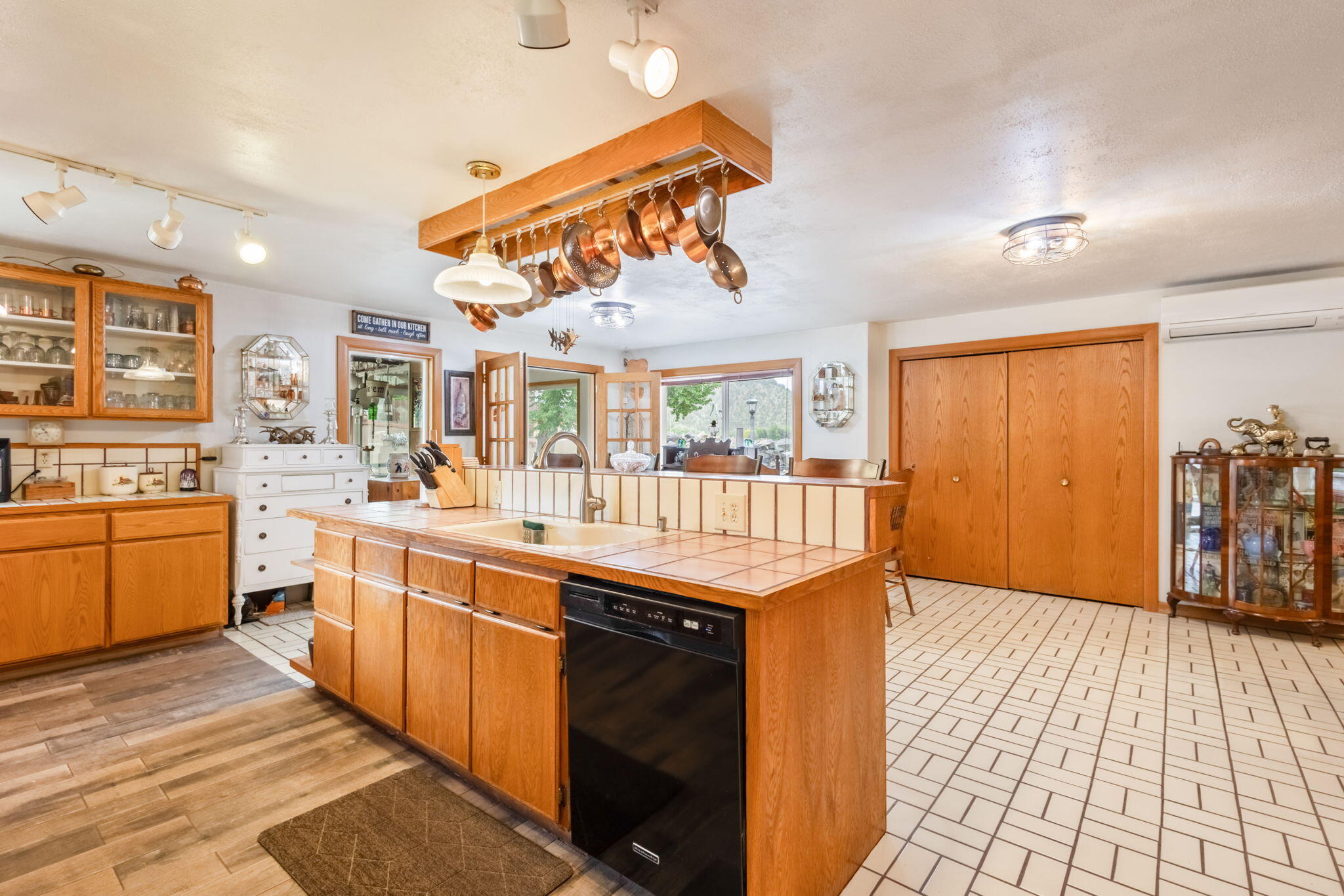 389 NE Orchard Lane