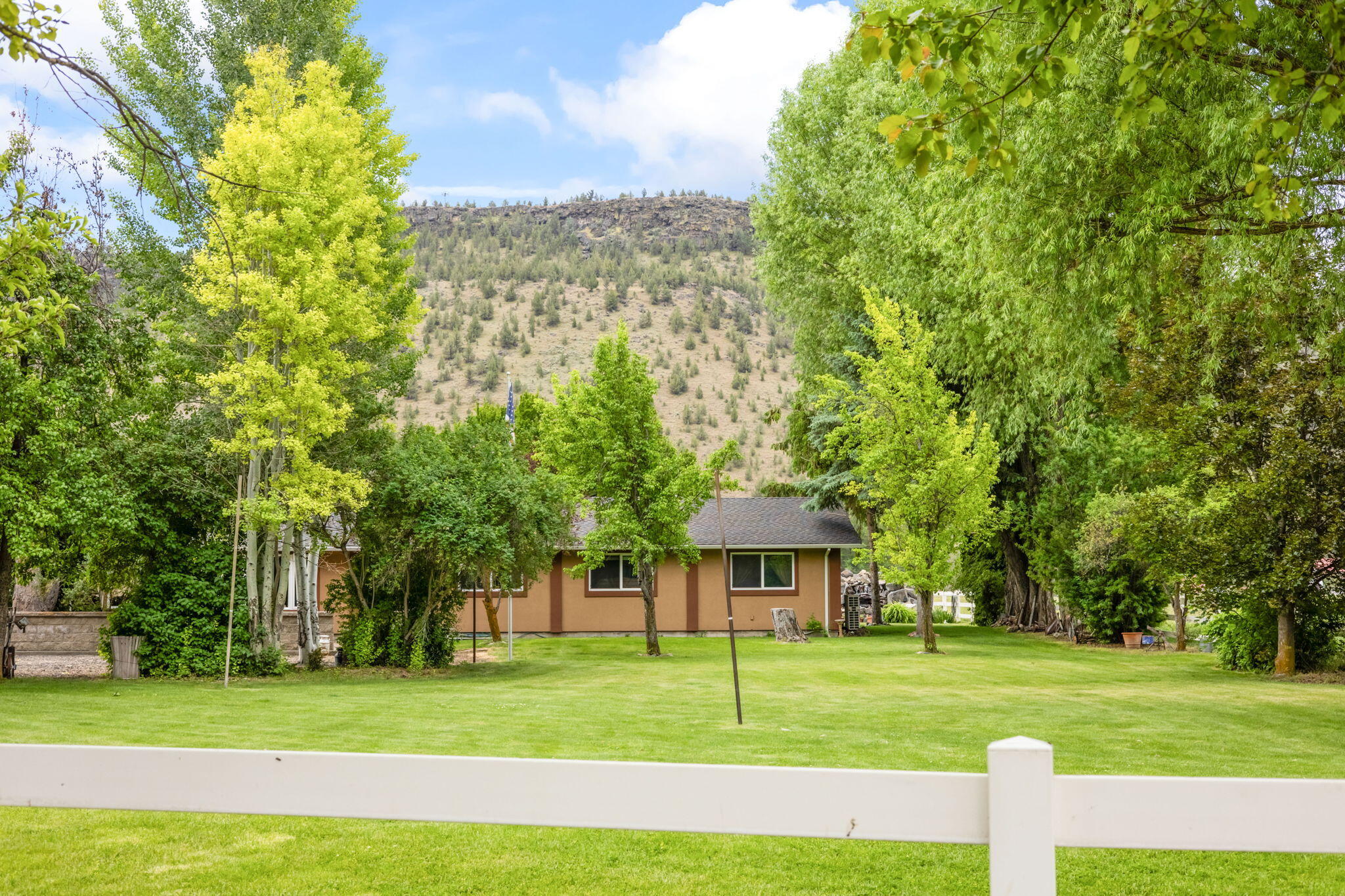 389 NE Orchard Lane