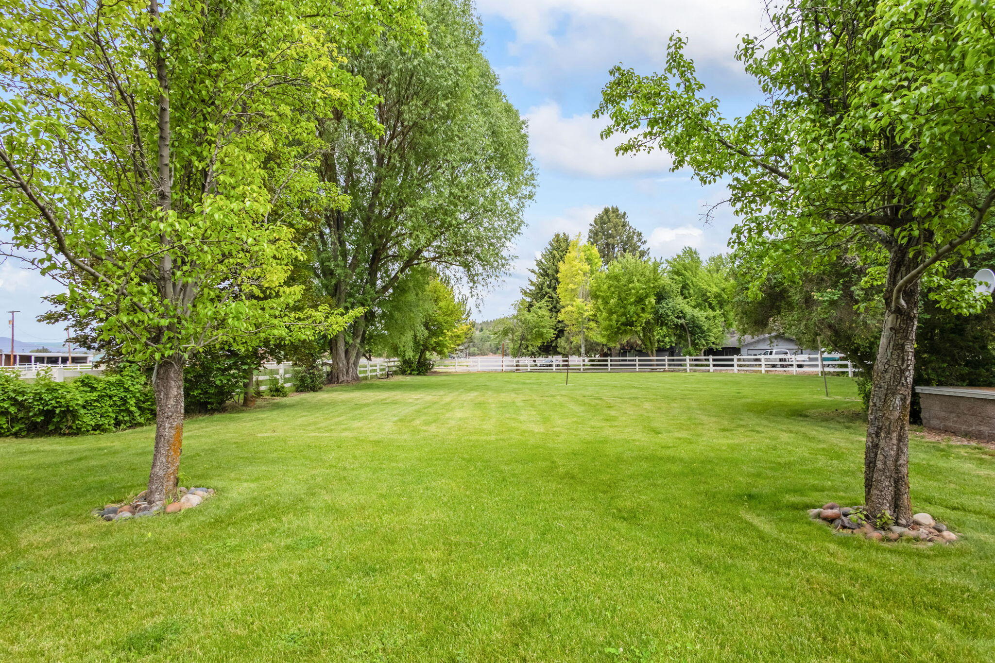 389 NE Orchard Lane
