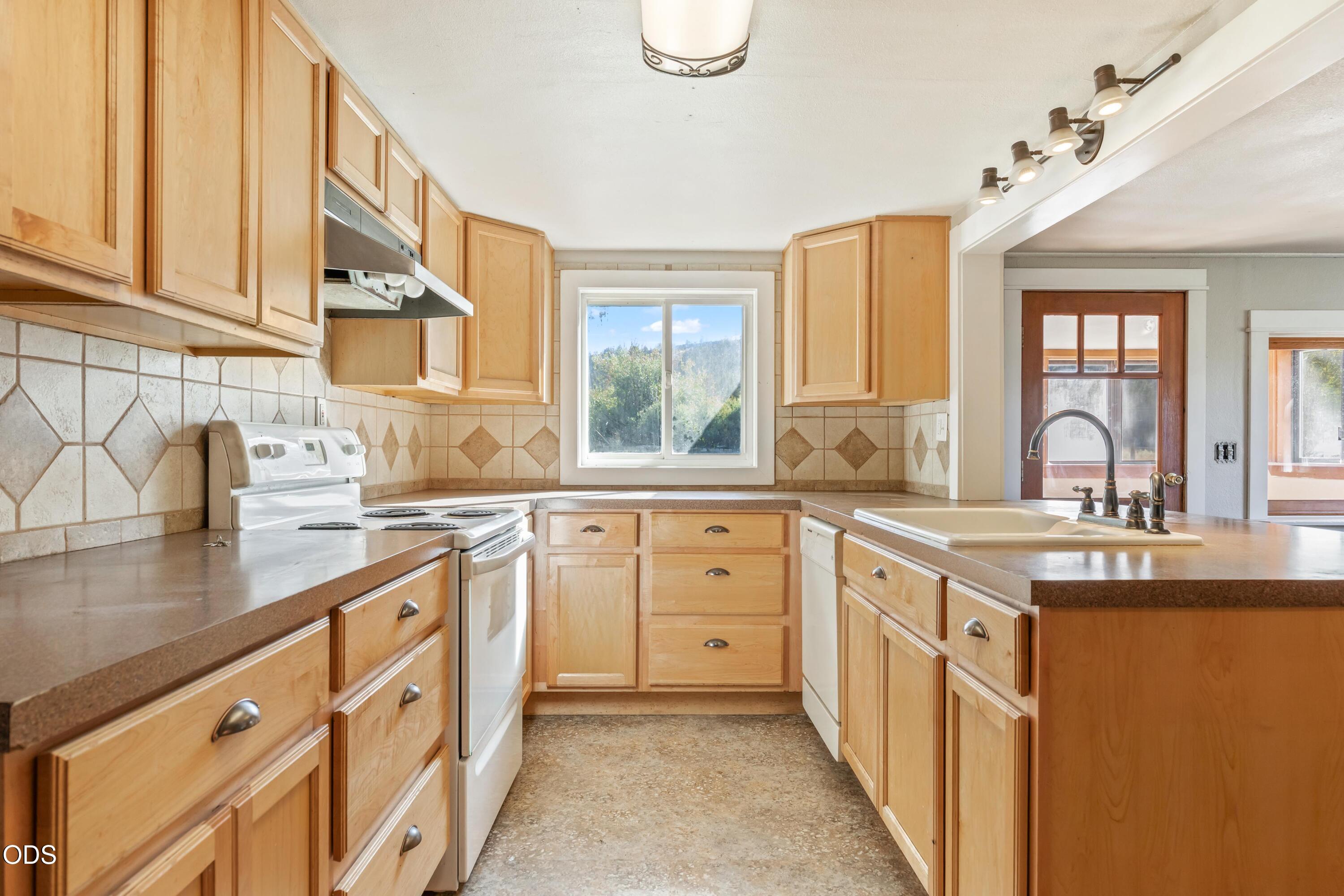 2555 SE Paulina Highway