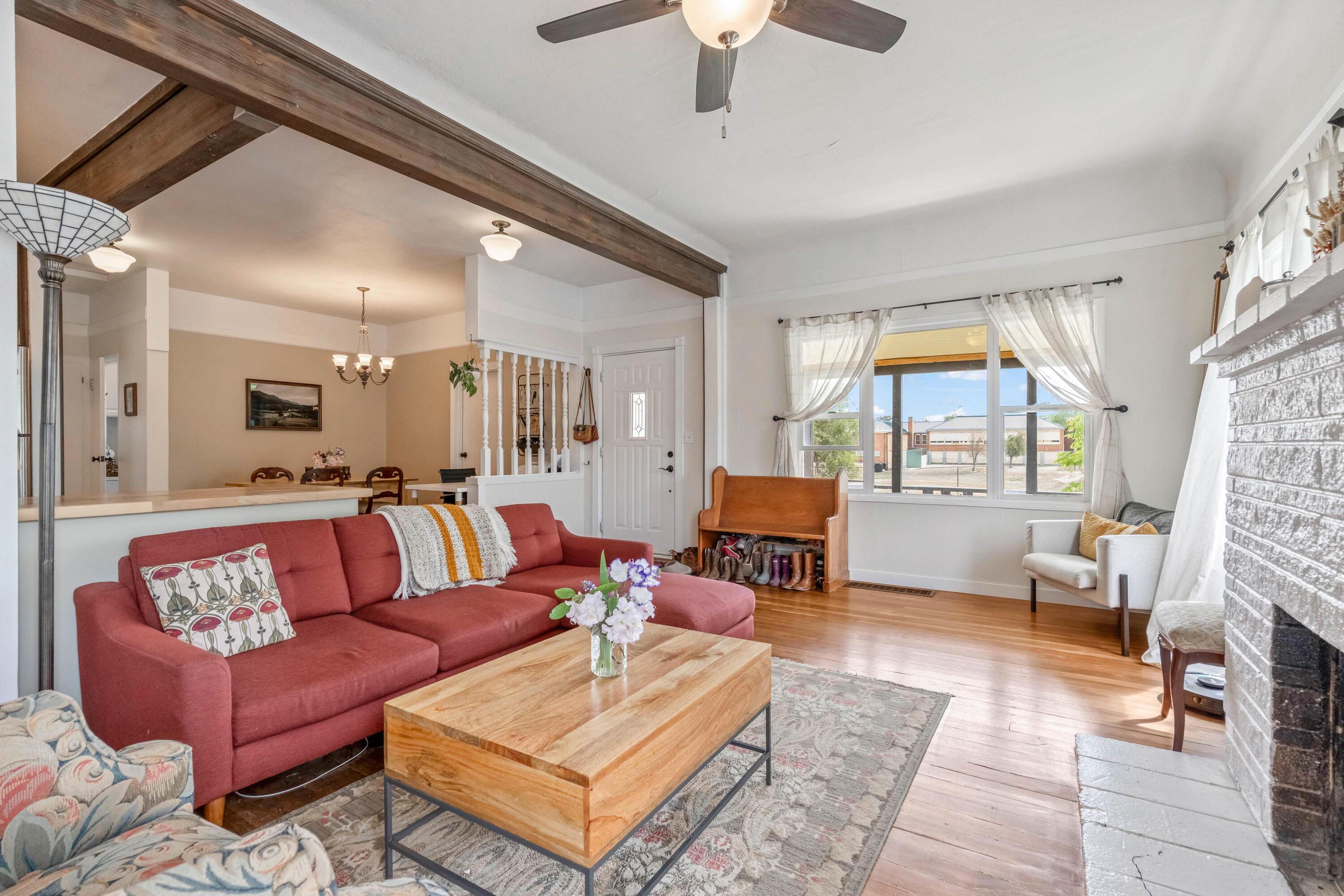 496 SW 2nd Street