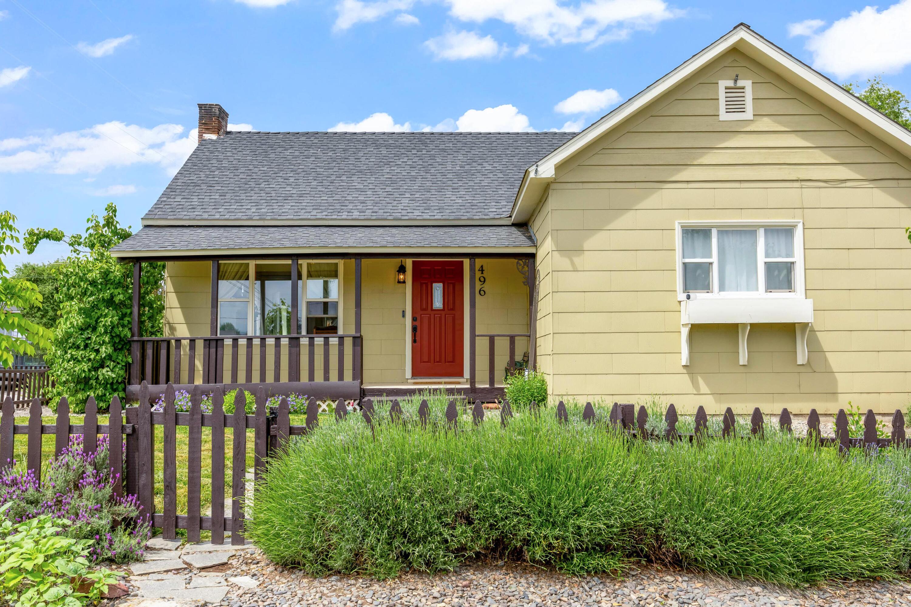 496 SW 2nd Street
