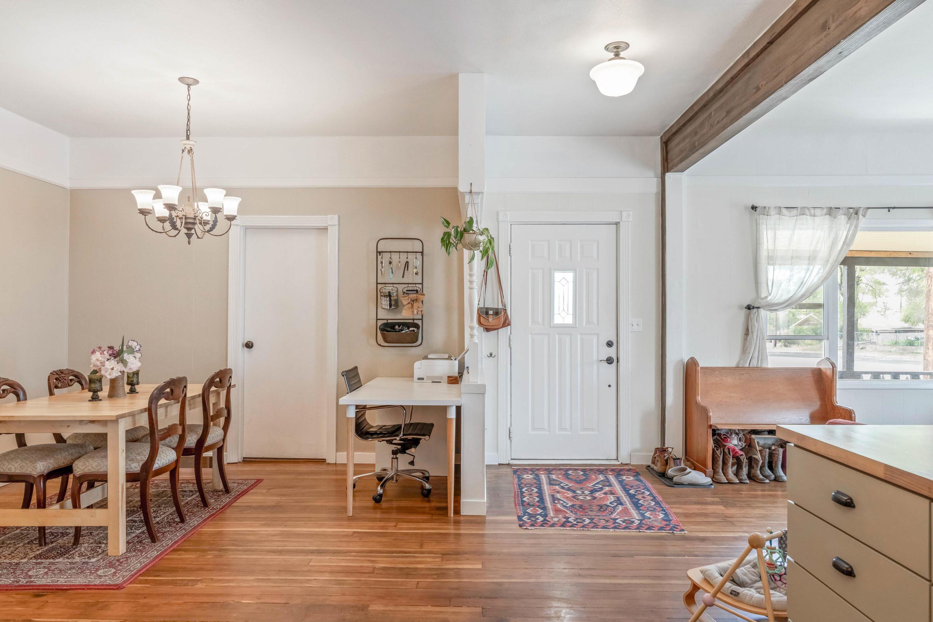 496 SW 2nd Street
