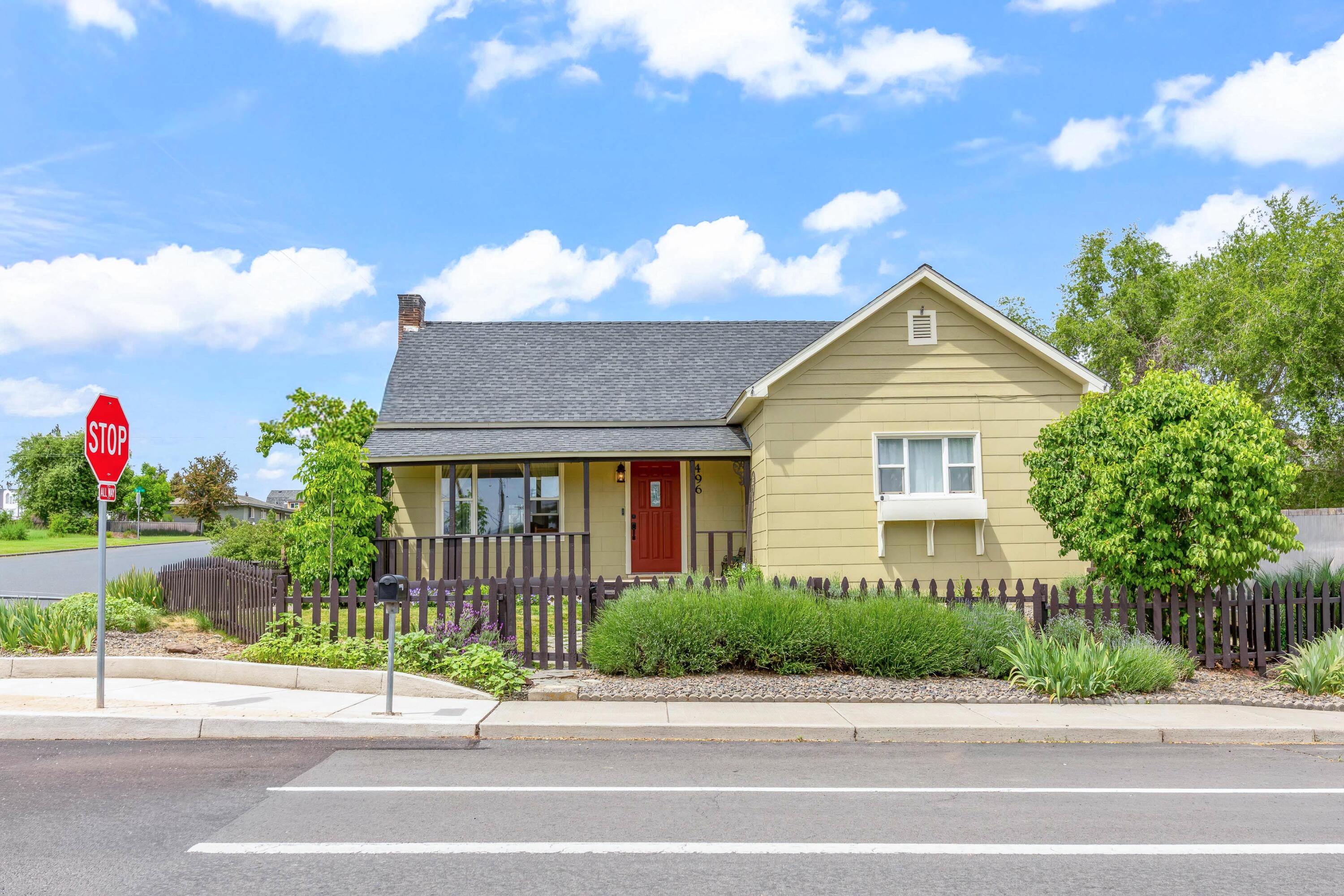 496 SW 2nd Street