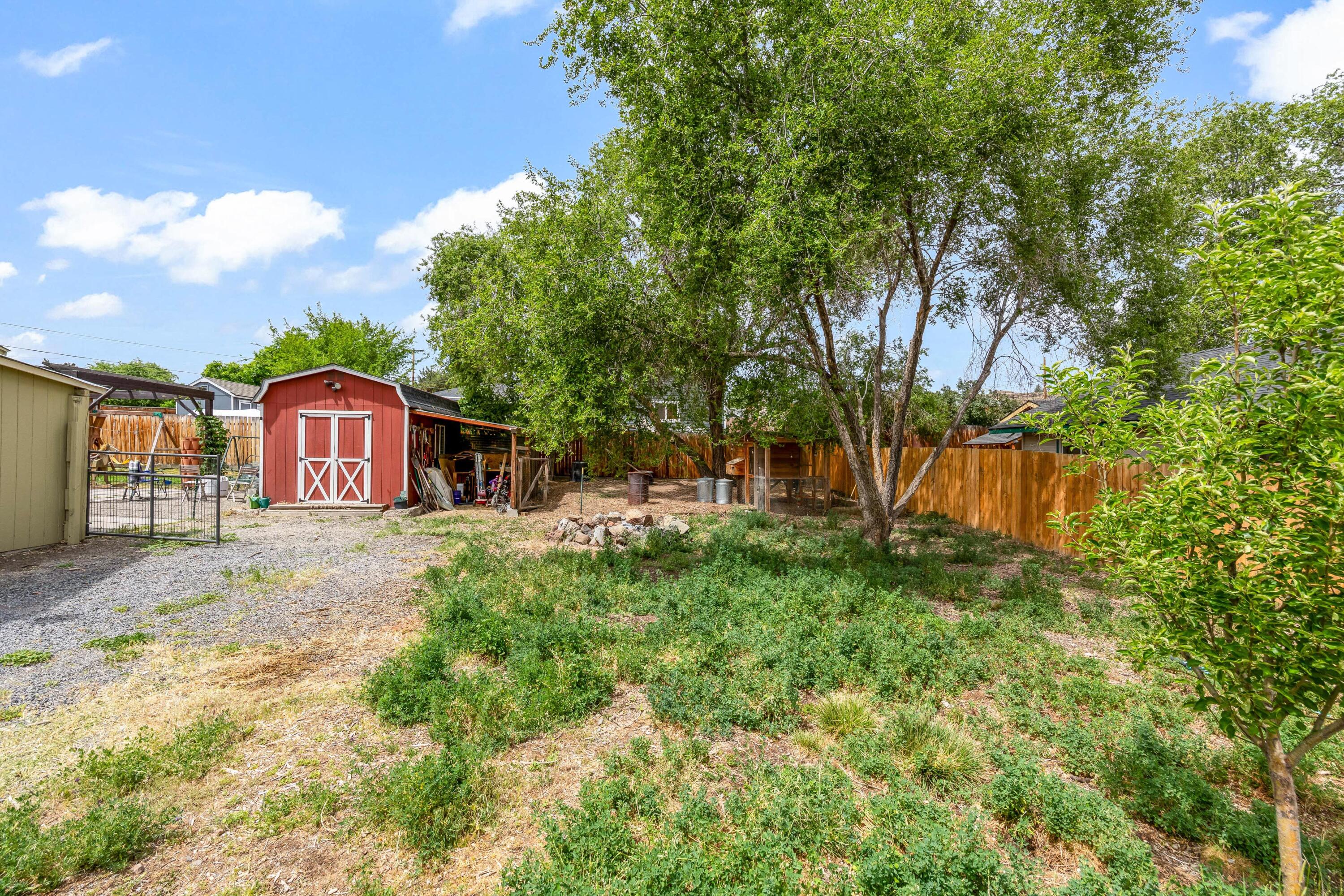 496 SW 2nd Street