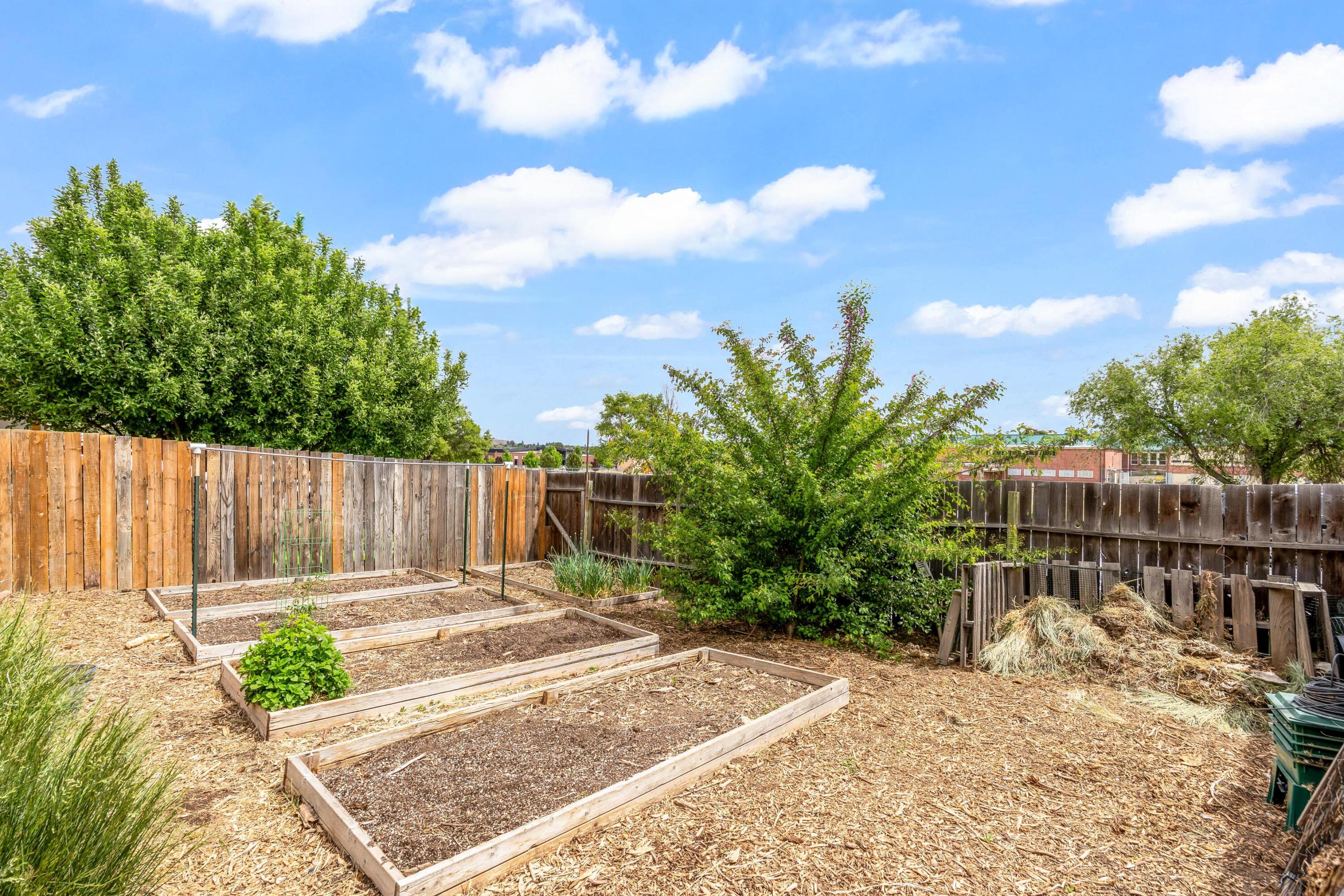 496 SW 2nd Street