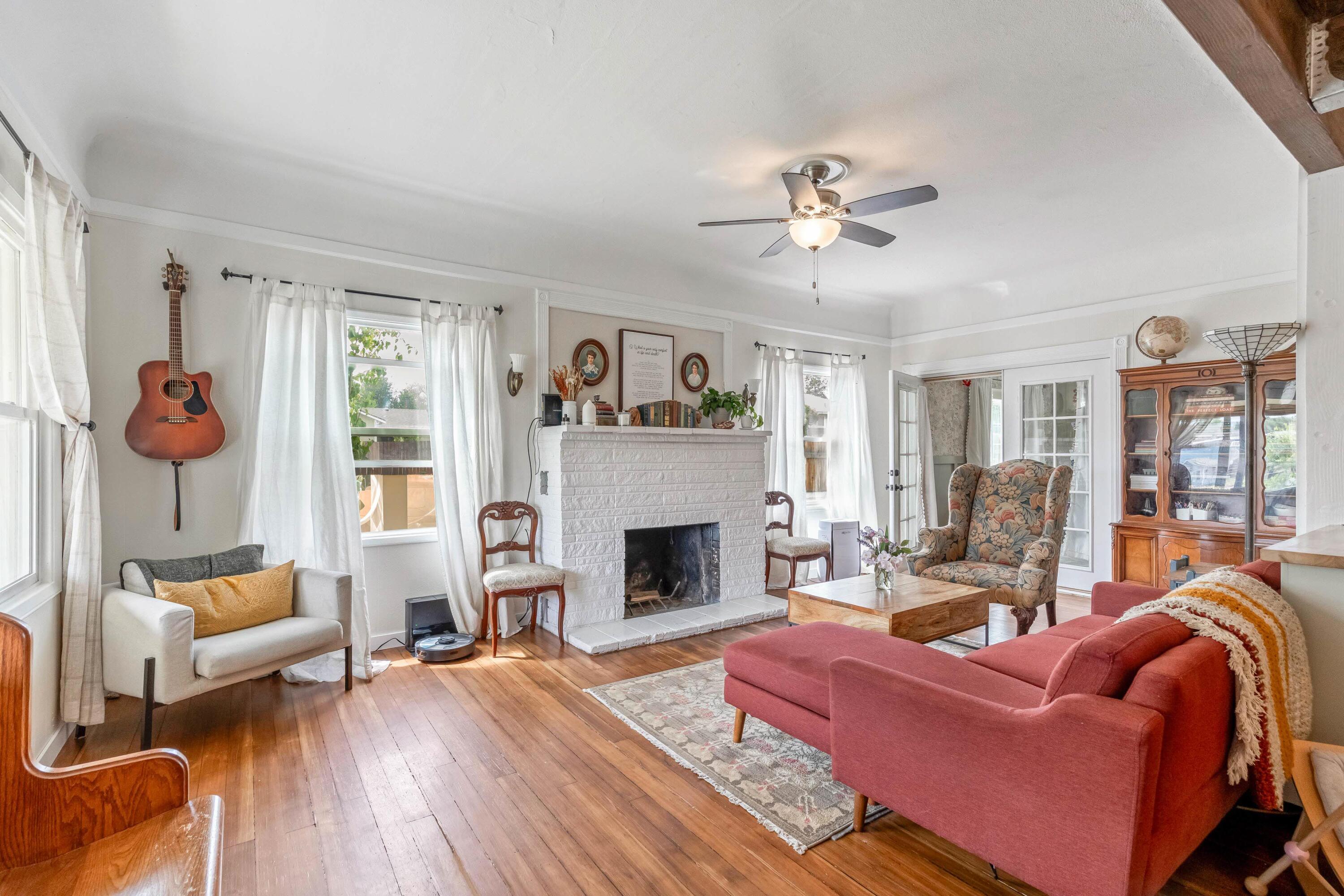 496 SW 2nd Street
