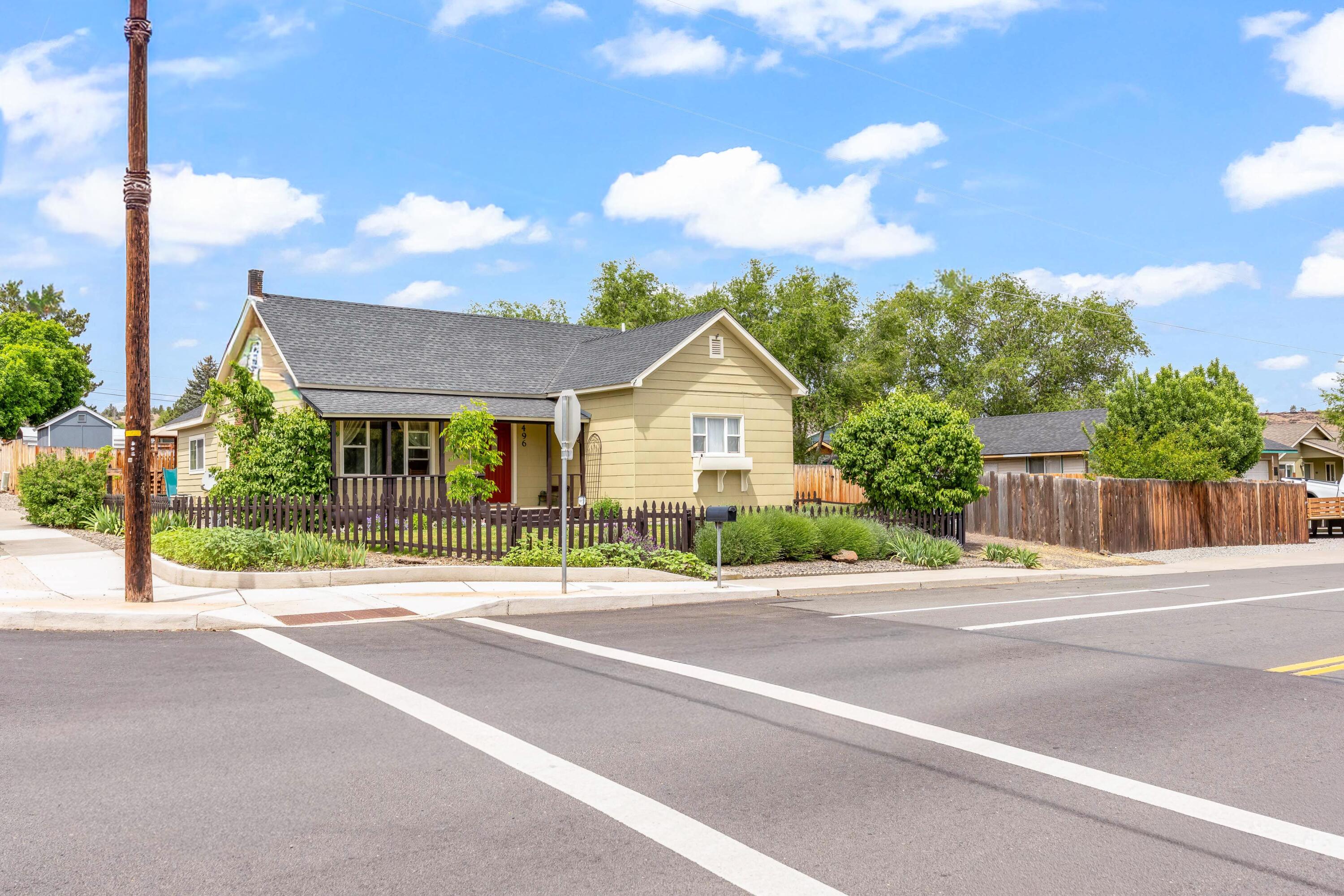 496 SW 2nd Street